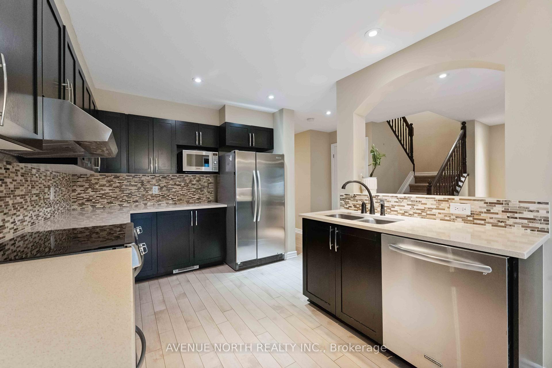 Photo 10 of 88 Cormack Circle, Ottawa, Barrhaven - Strandherd — HOMEH