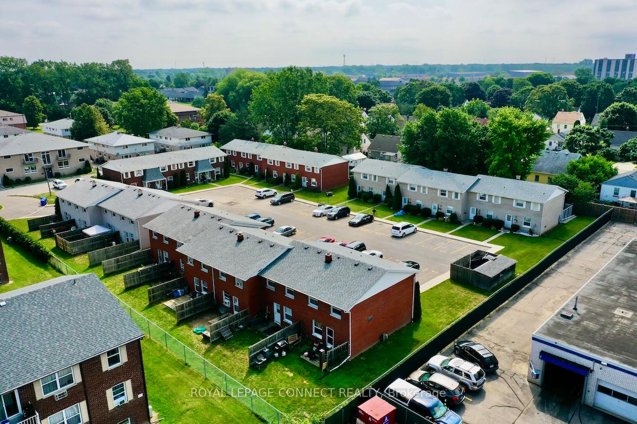 Photo 9 of Unit 4, 39 Orchard Place, Chatham-Kent — HOMEH