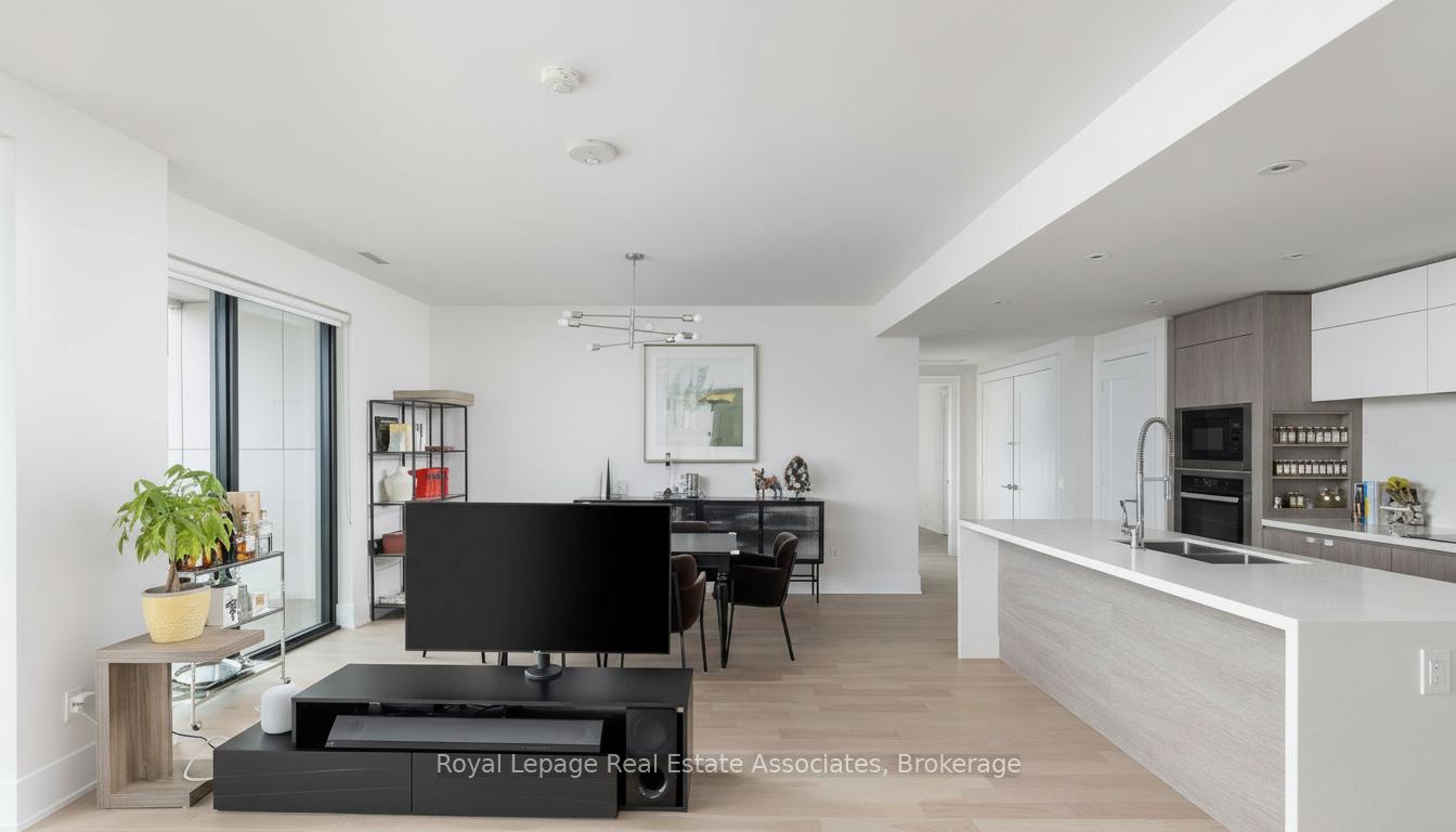 Photo 10 of Unit 410, 118 Merchants' Wharf, Toronto, Waterfront Communities — HOMEH