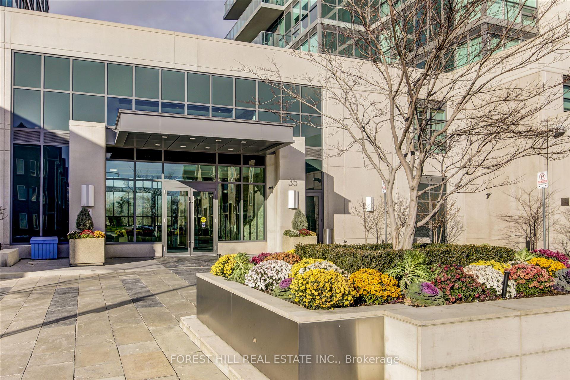 Photo 2 of Unit TH 120, 35 Brian Peck Crescent, Toronto, Leaside — HOMEH