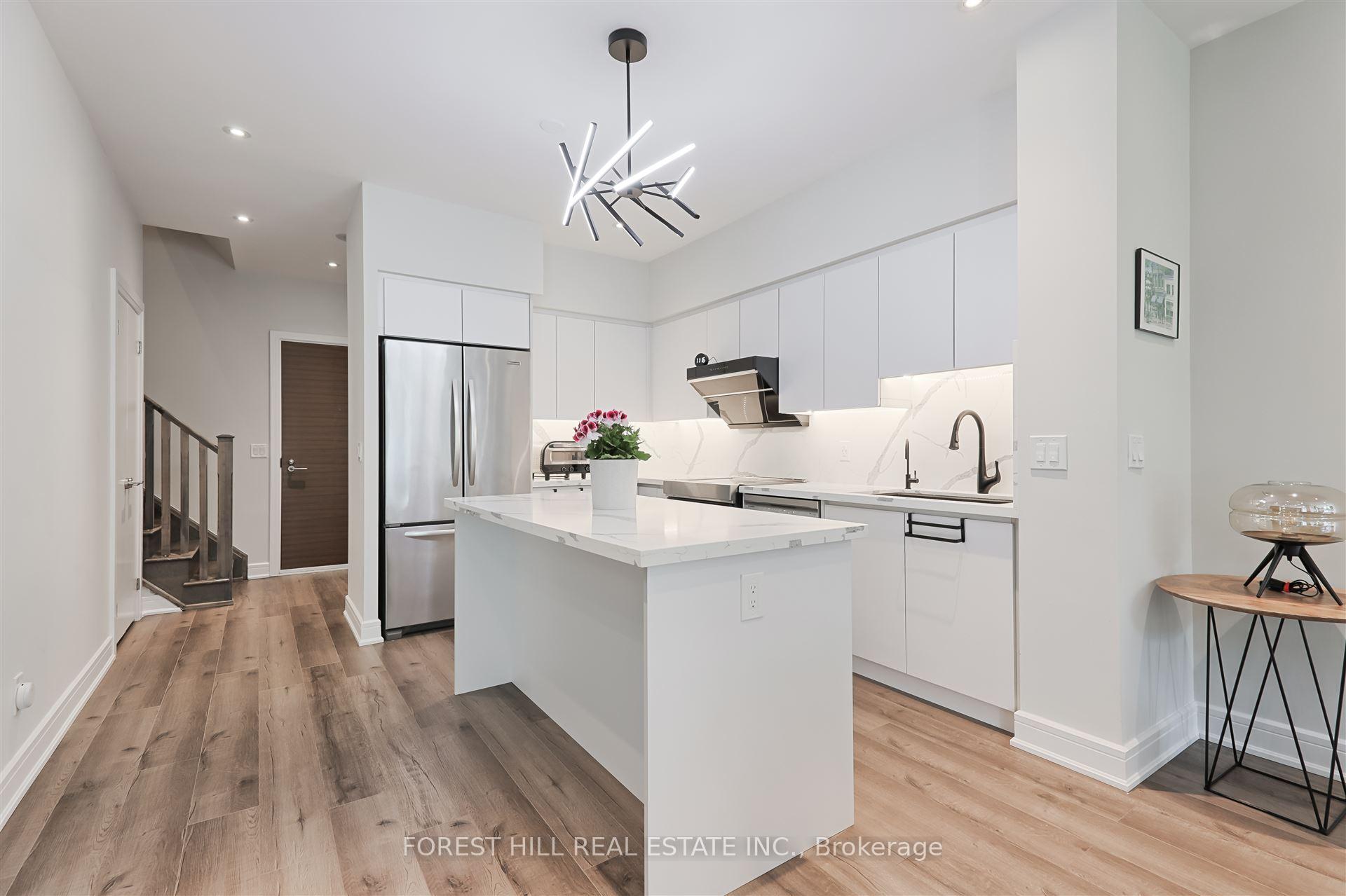 Photo 10 of Unit TH 120, 35 Brian Peck Crescent, Toronto, Leaside — HOMEH