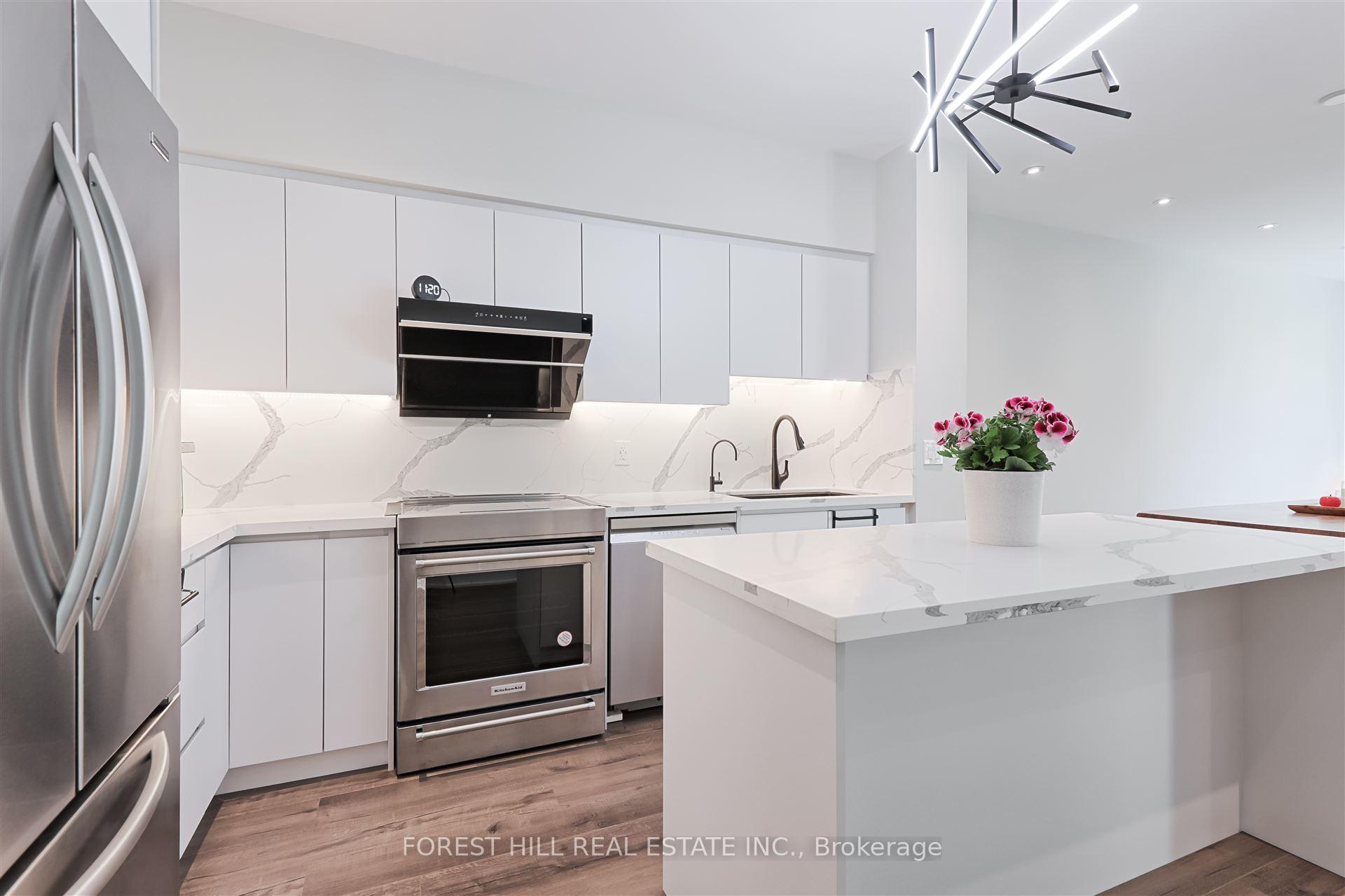 Photo 12 of Unit TH 120, 35 Brian Peck Crescent, Toronto, Leaside — HOMEH