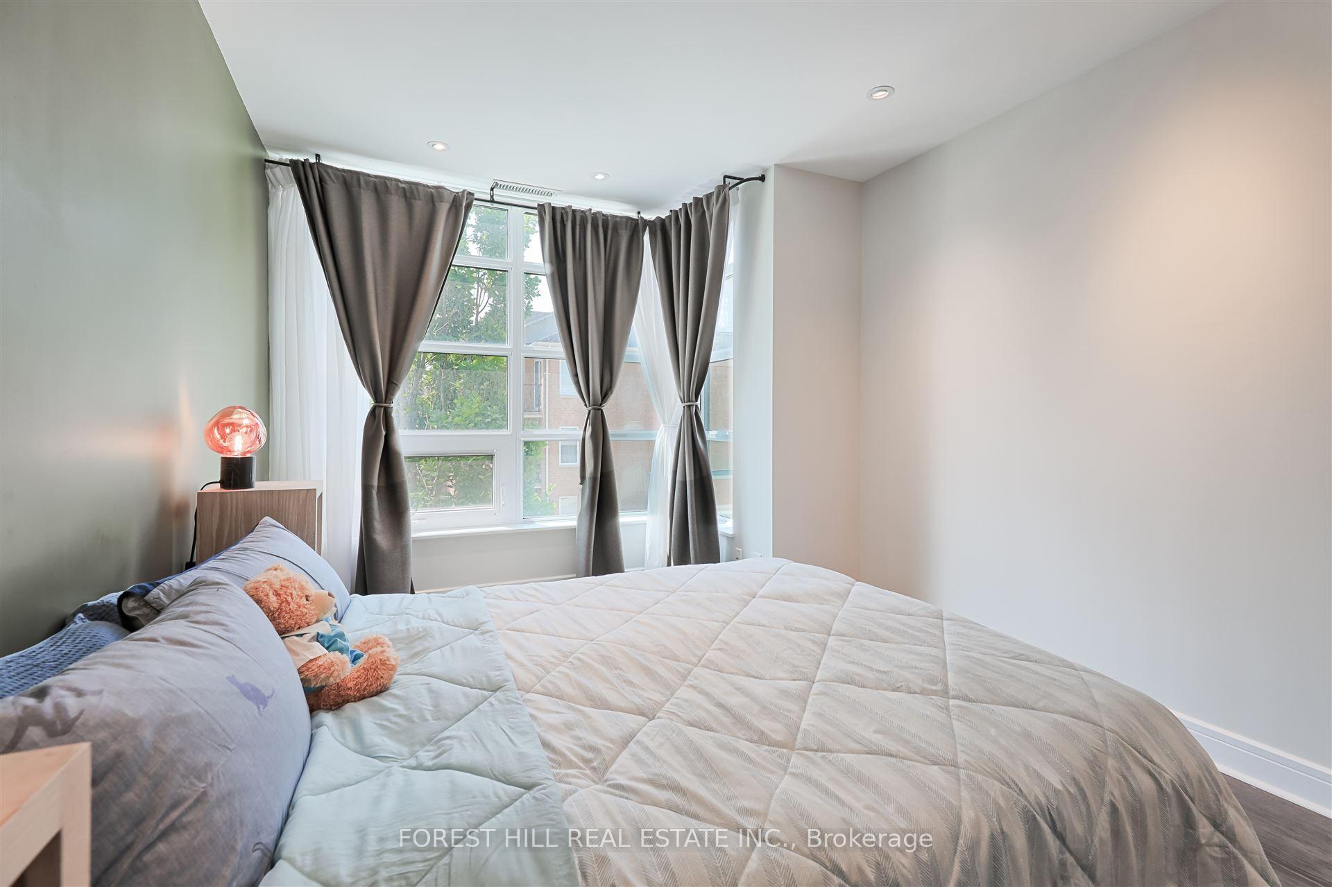 Photo 26 of Unit TH 120, 35 Brian Peck Crescent, Toronto, Leaside — HOMEH