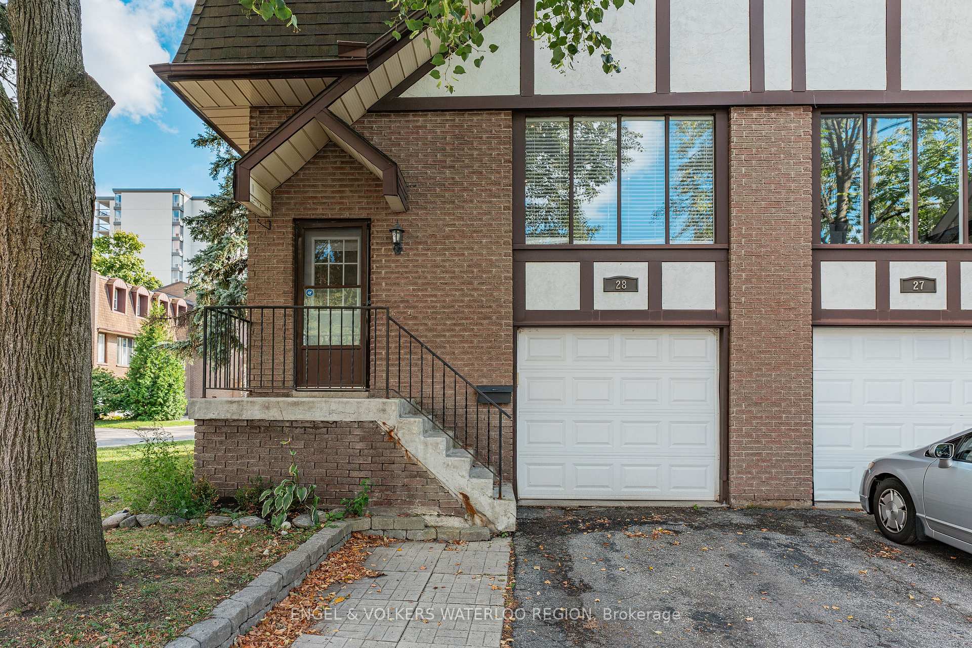 Photo 4 of Unit 28, 49 Cedarwoods Crescent, Kitchener — HOMEH