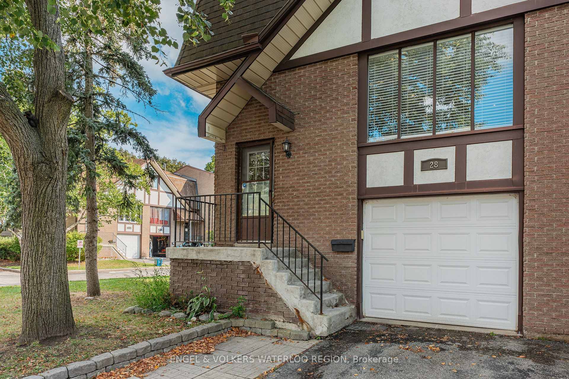 Photo 5 of Unit 28, 49 Cedarwoods Crescent, Kitchener — HOMEH