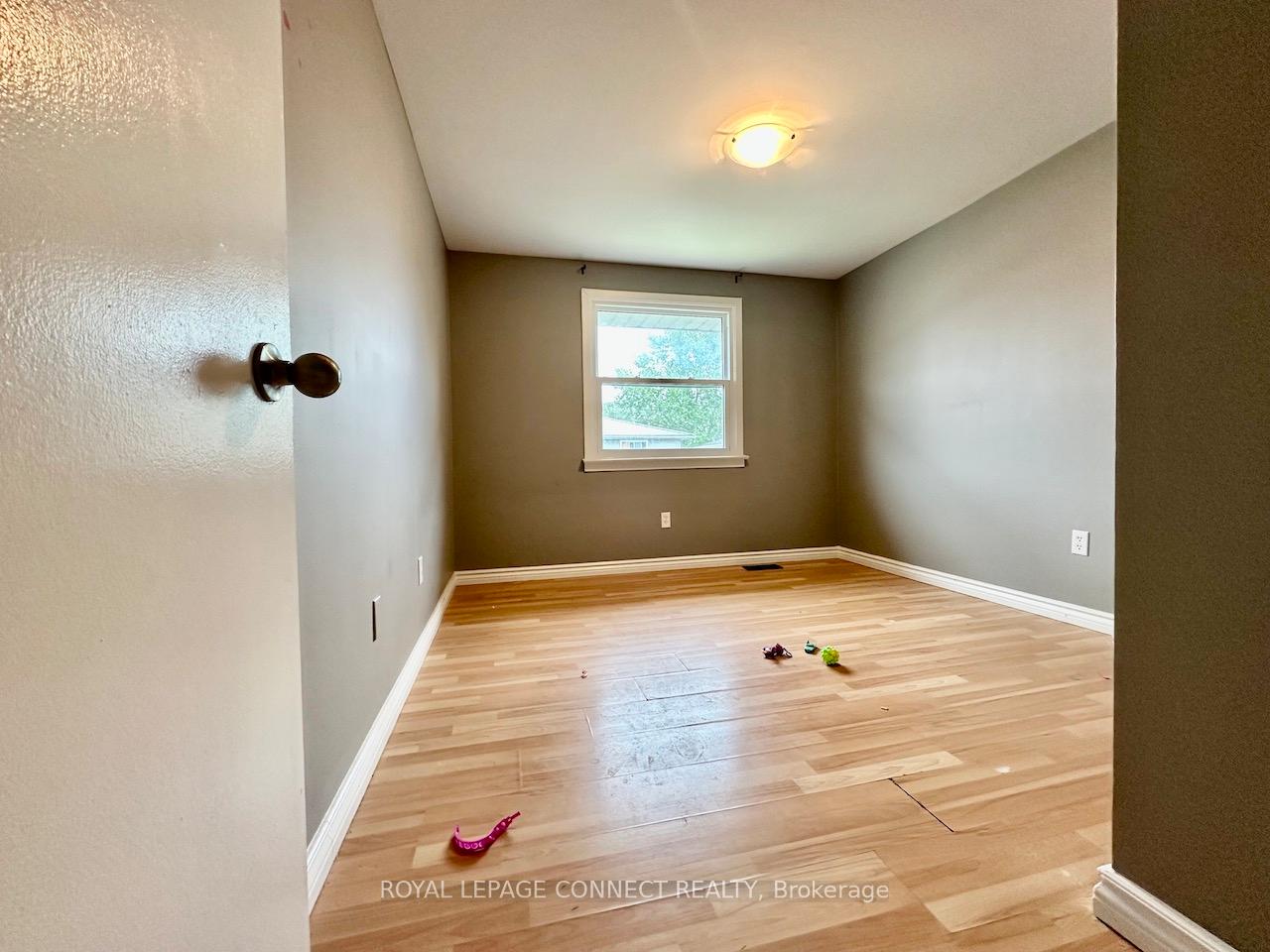 Photo 13 of Unit 13, 14 Orchard Place, Chatham-Kent — HOMEH