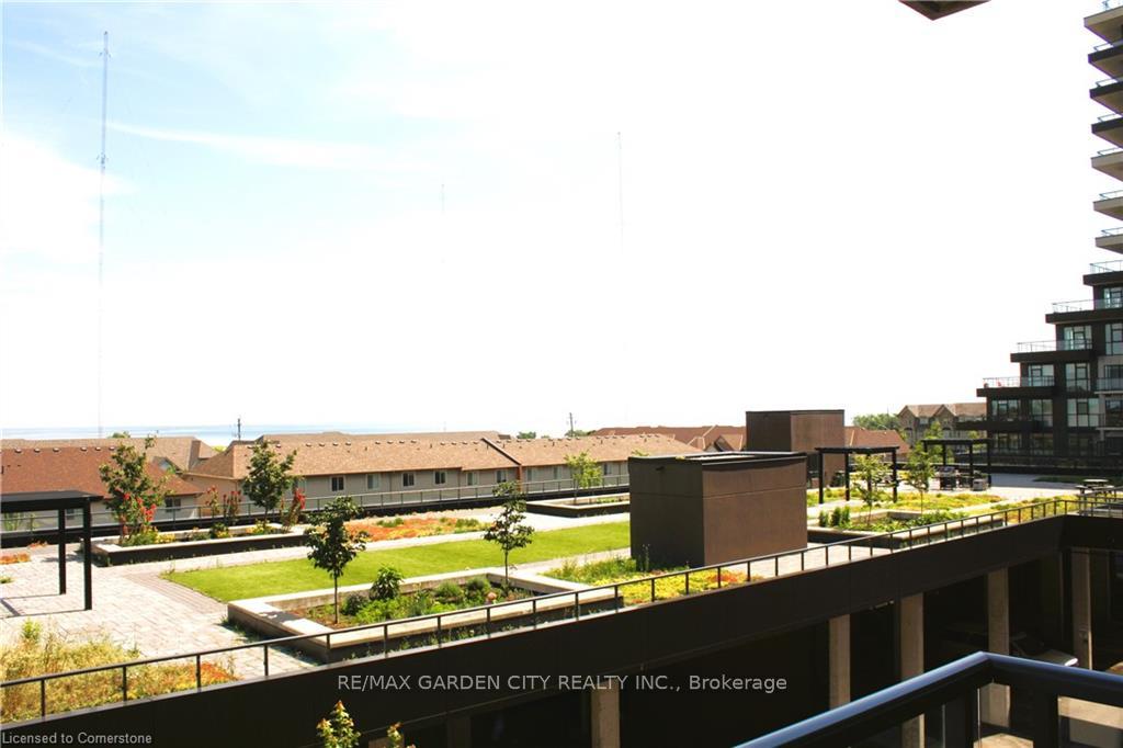 Front of Unit 304, 560 North Service Road