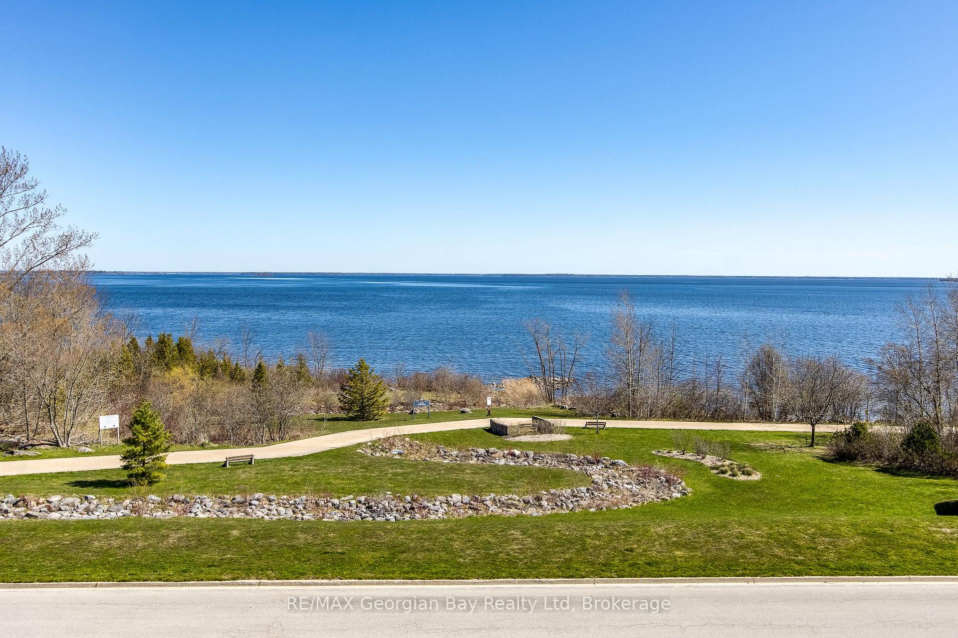 Photo 5 of Unit 406, 280 Aberdeen Boulevard, Midland — HOMEH