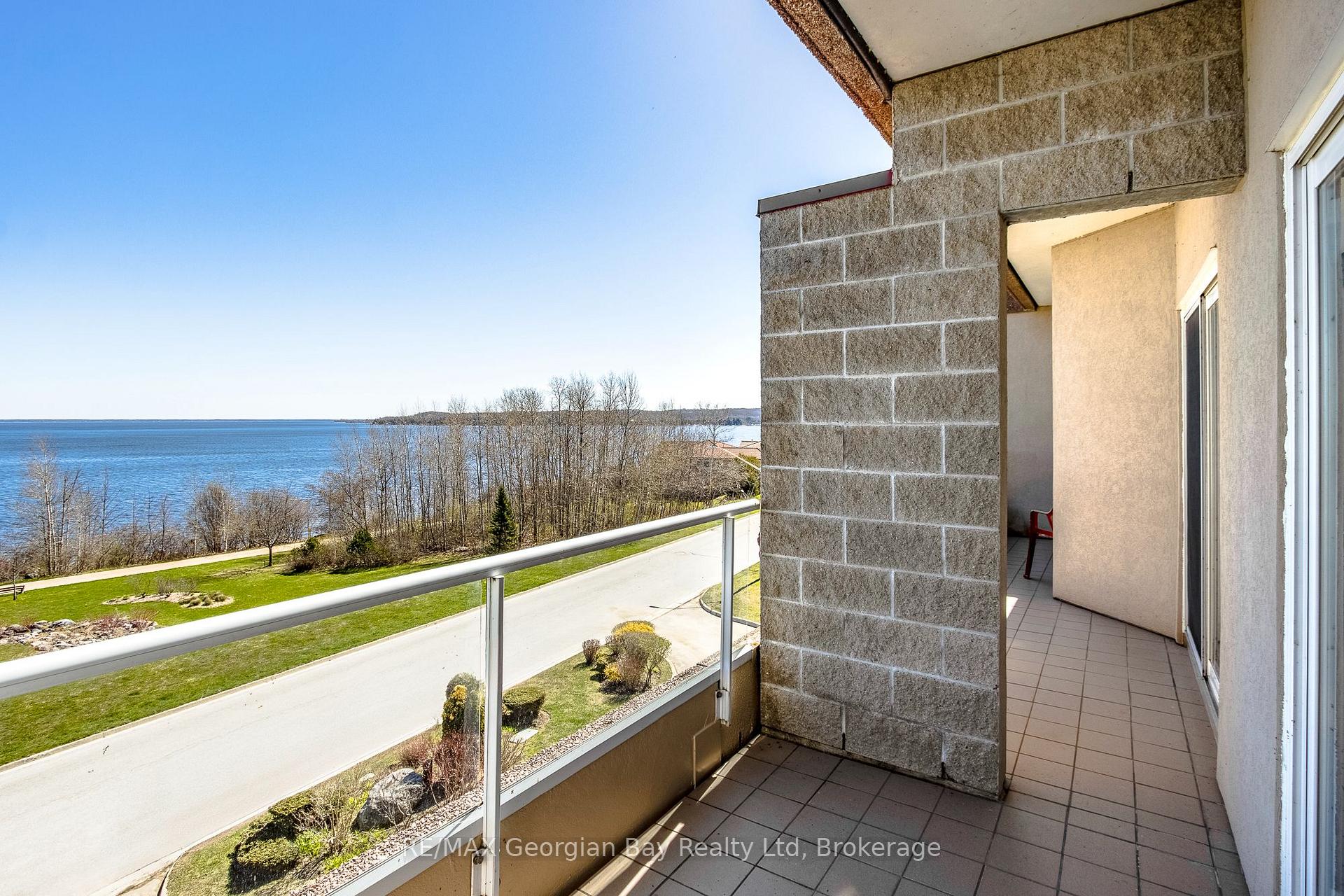 Photo 6 of Unit 406, 280 Aberdeen Boulevard, Midland — HOMEH