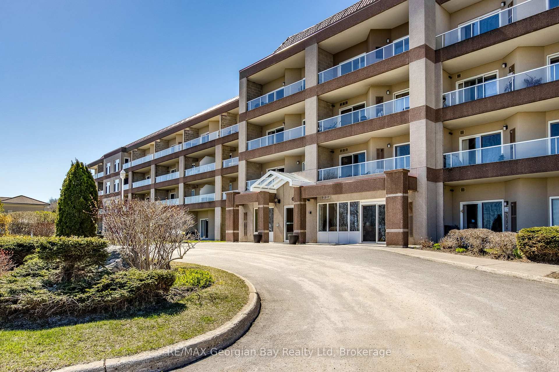 Photo 7 of Unit 406, 280 Aberdeen Boulevard, Midland — HOMEH