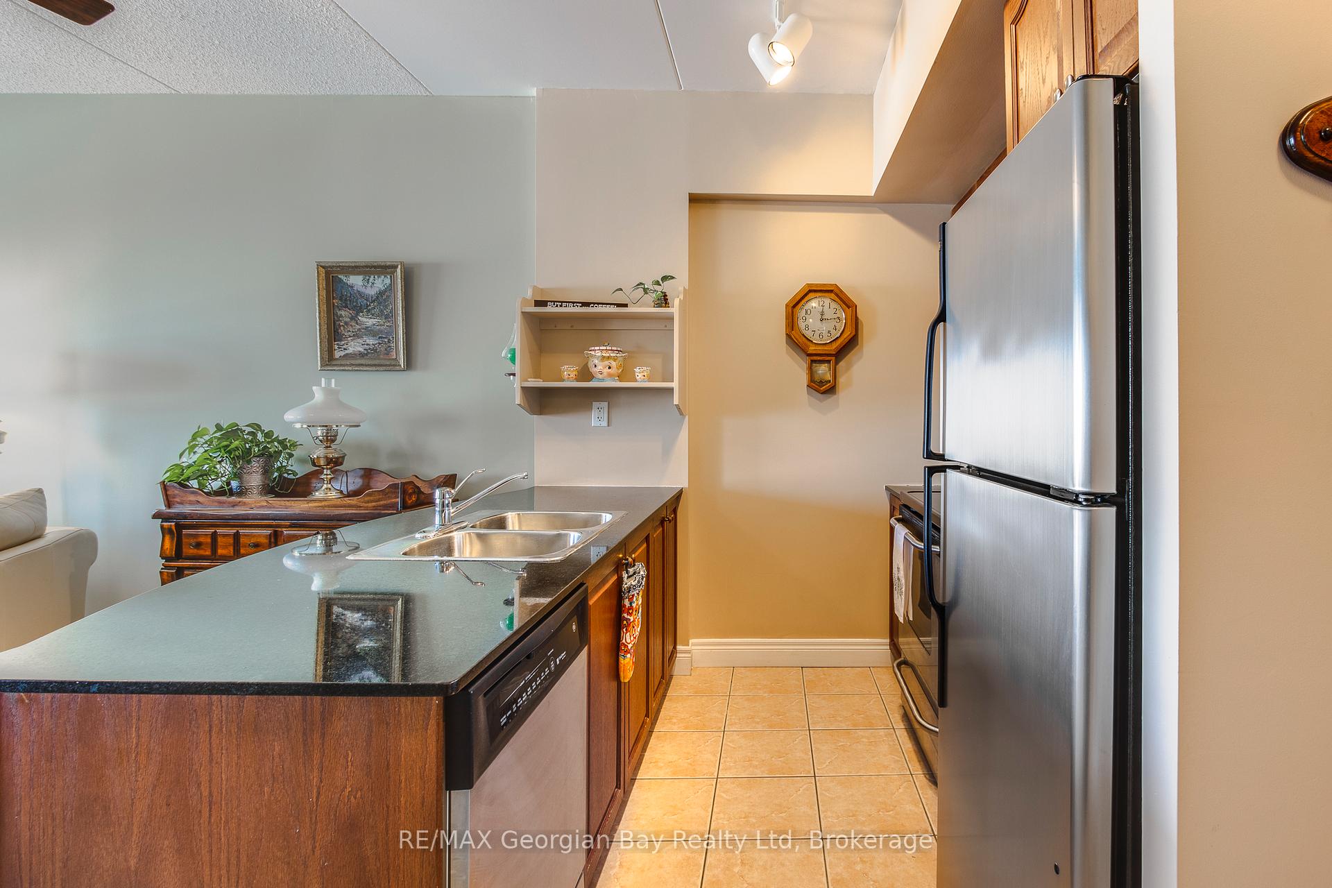 Photo 11 of Unit 406, 280 Aberdeen Boulevard, Midland — HOMEH