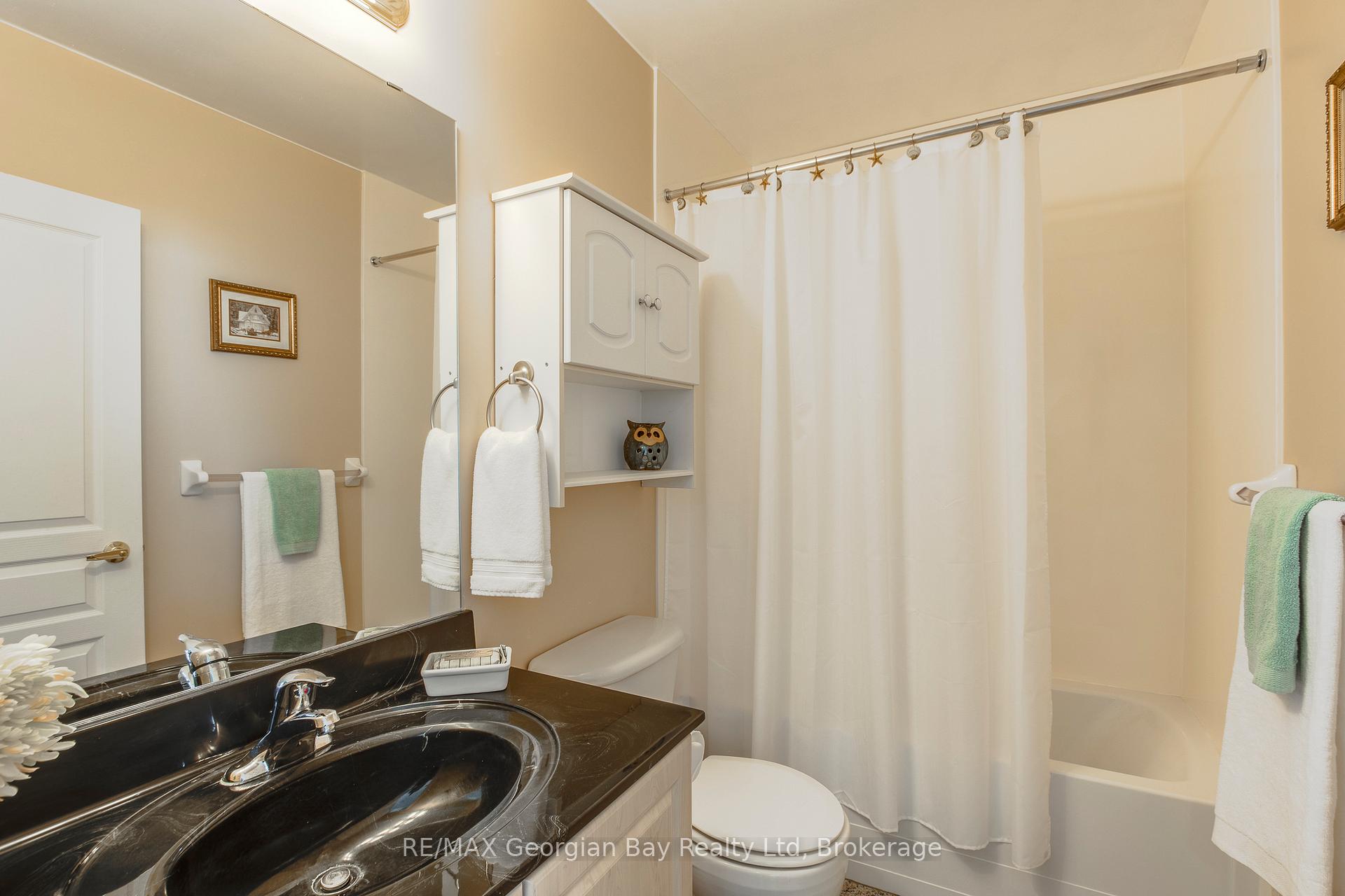 Photo 16 of Unit 406, 280 Aberdeen Boulevard, Midland — HOMEH