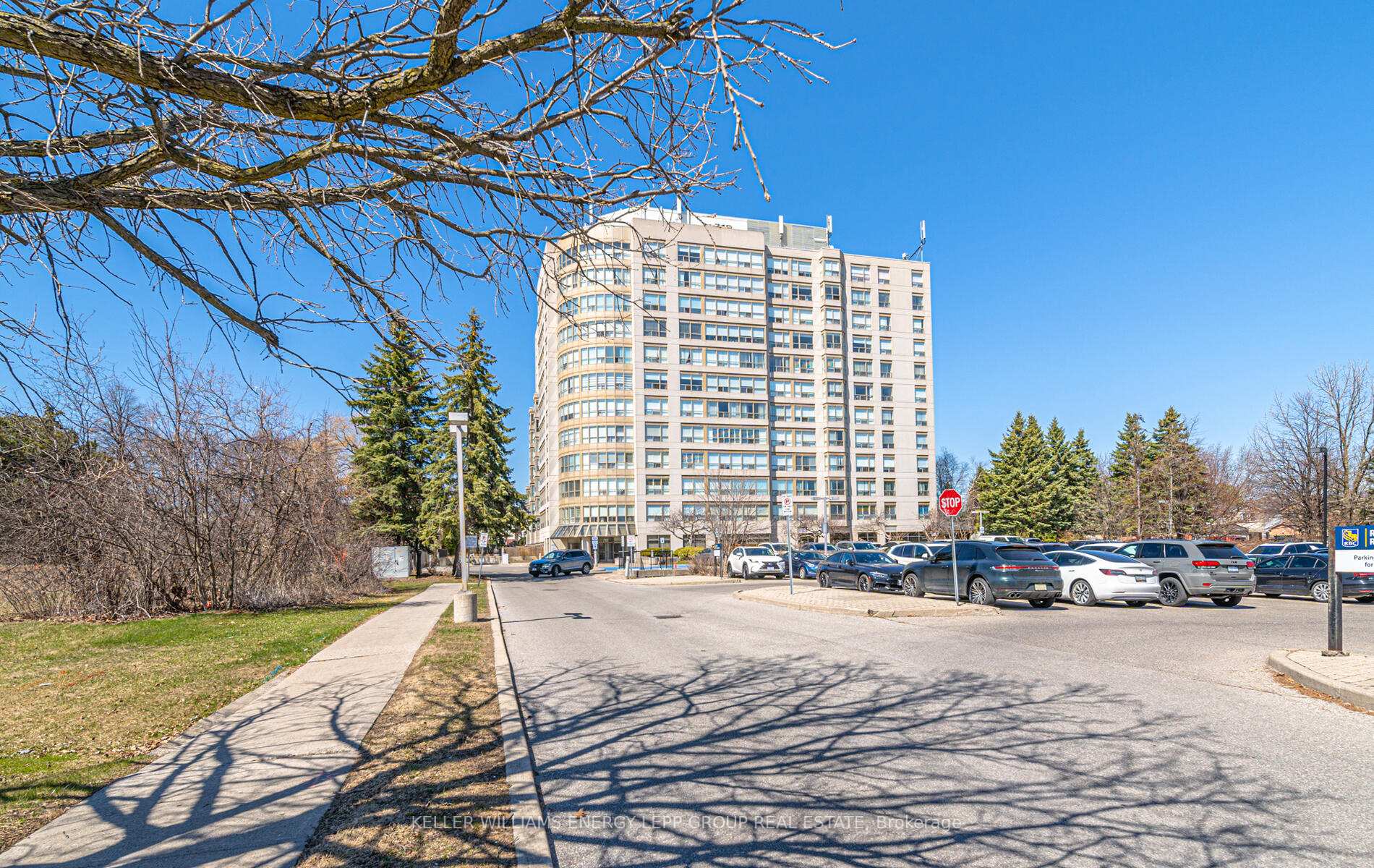 Photo 1 of Unit 1007, 712 Rossland Road E, Whitby, Pringle Creek — HOMEH