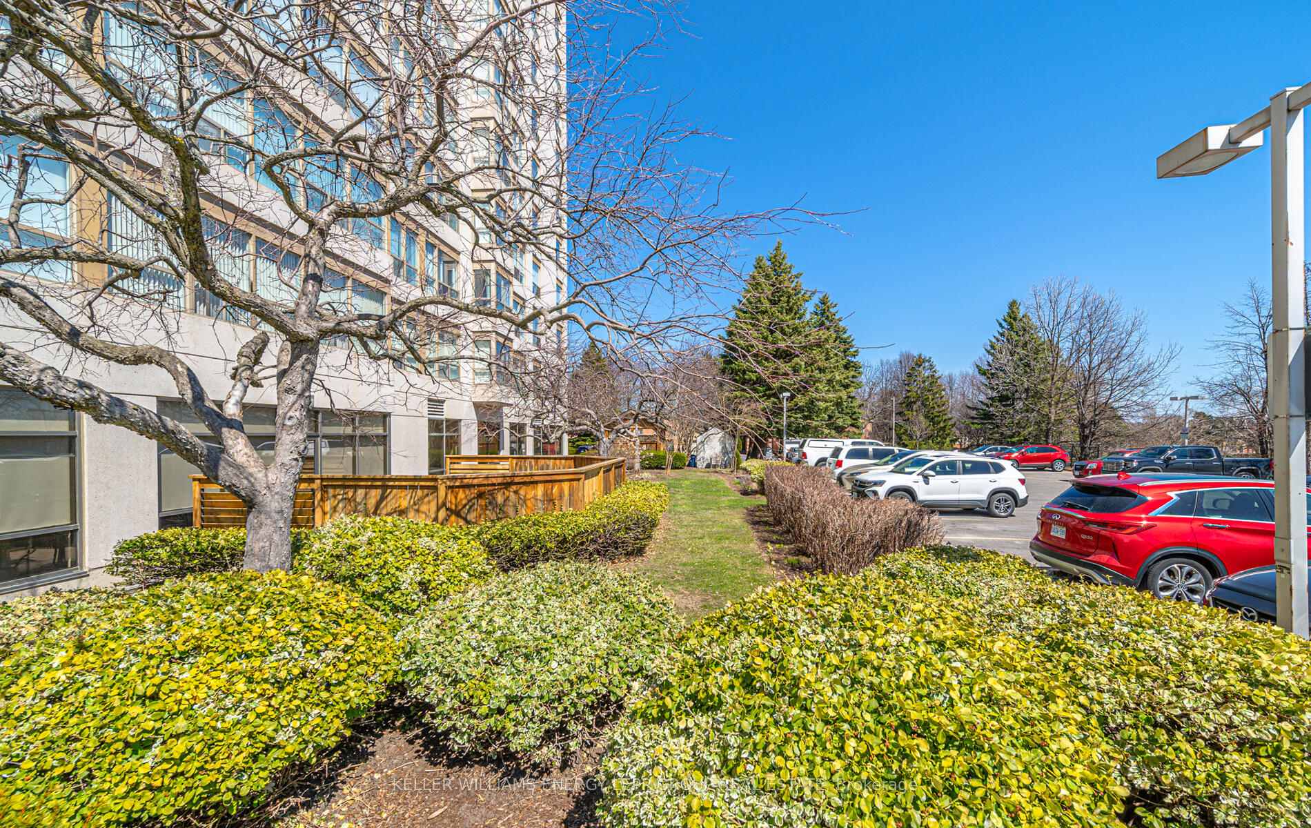 Photo 5 of Unit 1007, 712 Rossland Road E, Whitby, Pringle Creek — HOMEH
