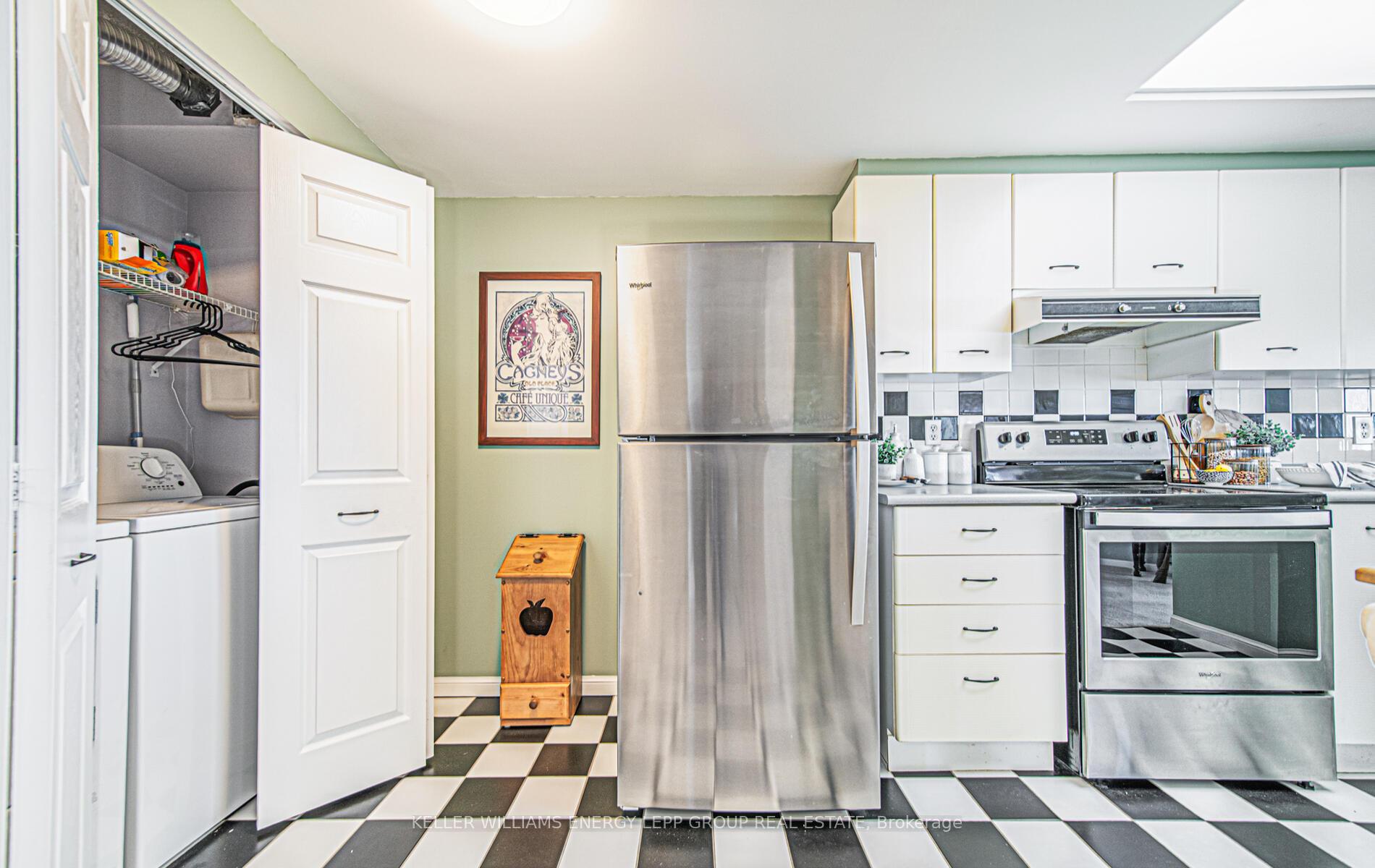 Photo 8 of Unit 1007, 712 Rossland Road E, Whitby, Pringle Creek — HOMEH