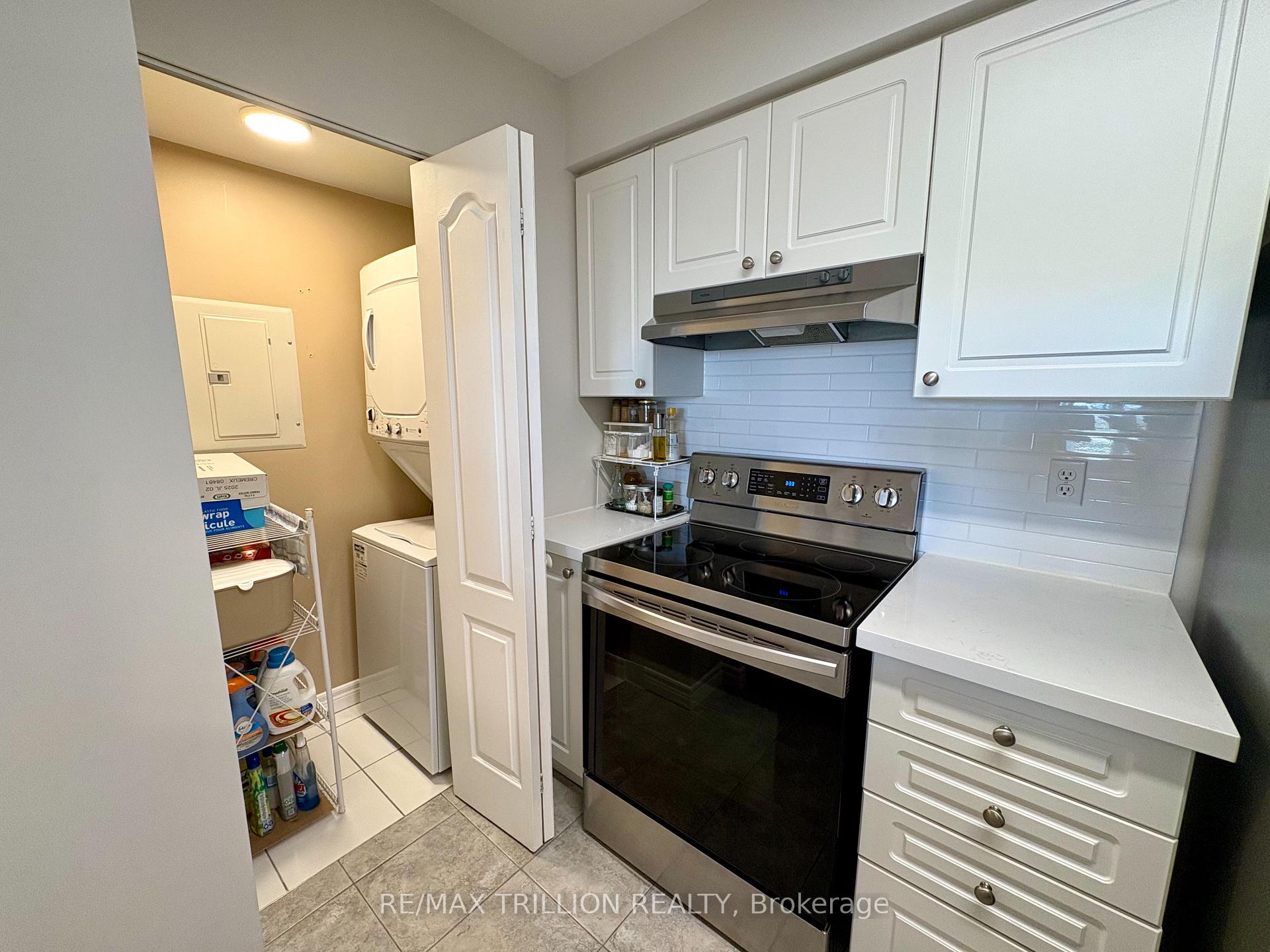 Photo 11 of Unit 1009, 399 South Park Road, Markham, Commerce Valley — HOMEH