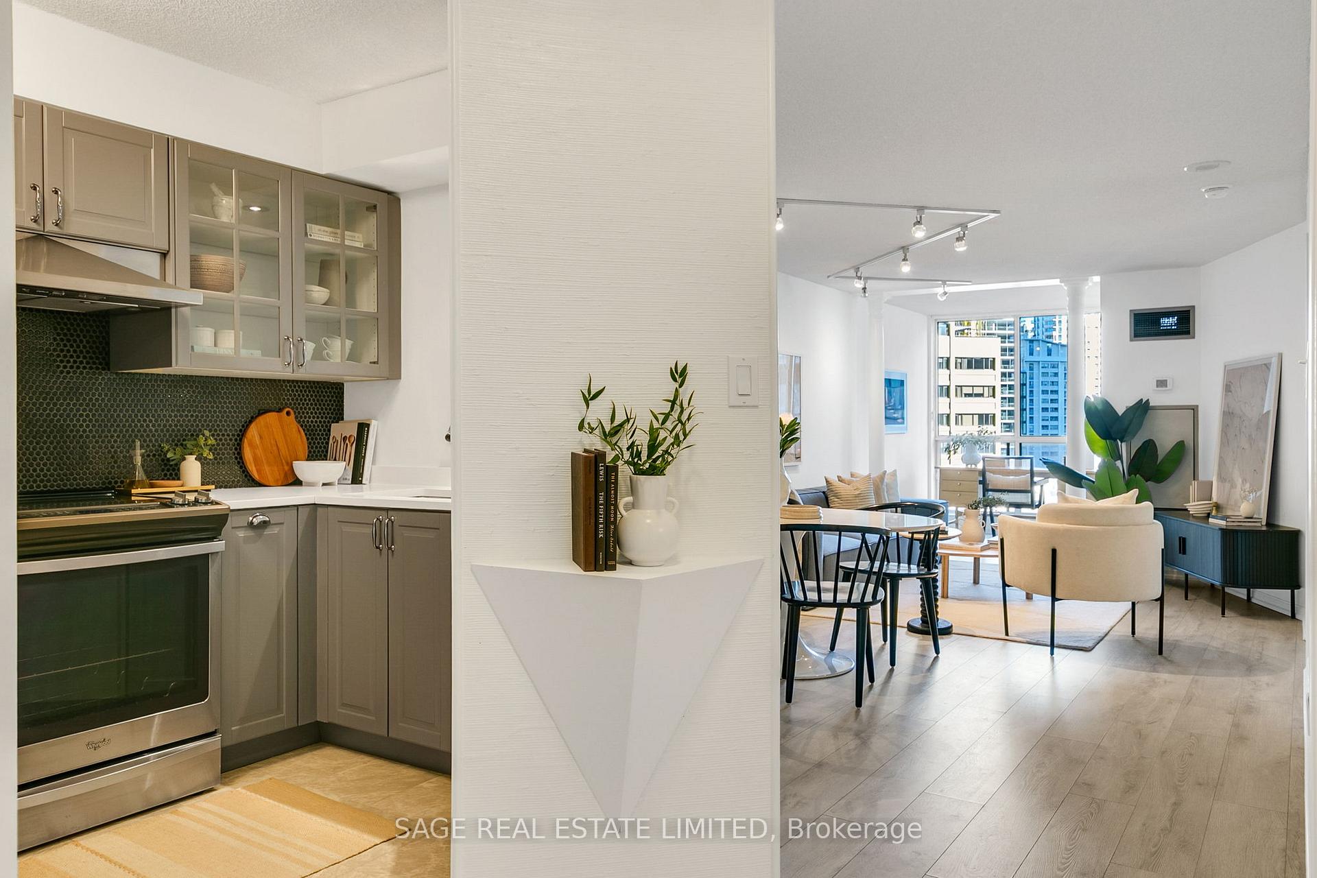 Photo 4 of Unit 912, 24 Wellesley Street W, Toronto, Bay Street Corridor — HOMEH