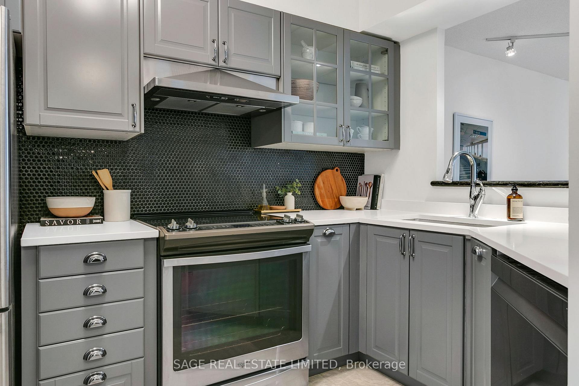 Photo 6 of Unit 912, 24 Wellesley Street W, Toronto, Bay Street Corridor — HOMEH