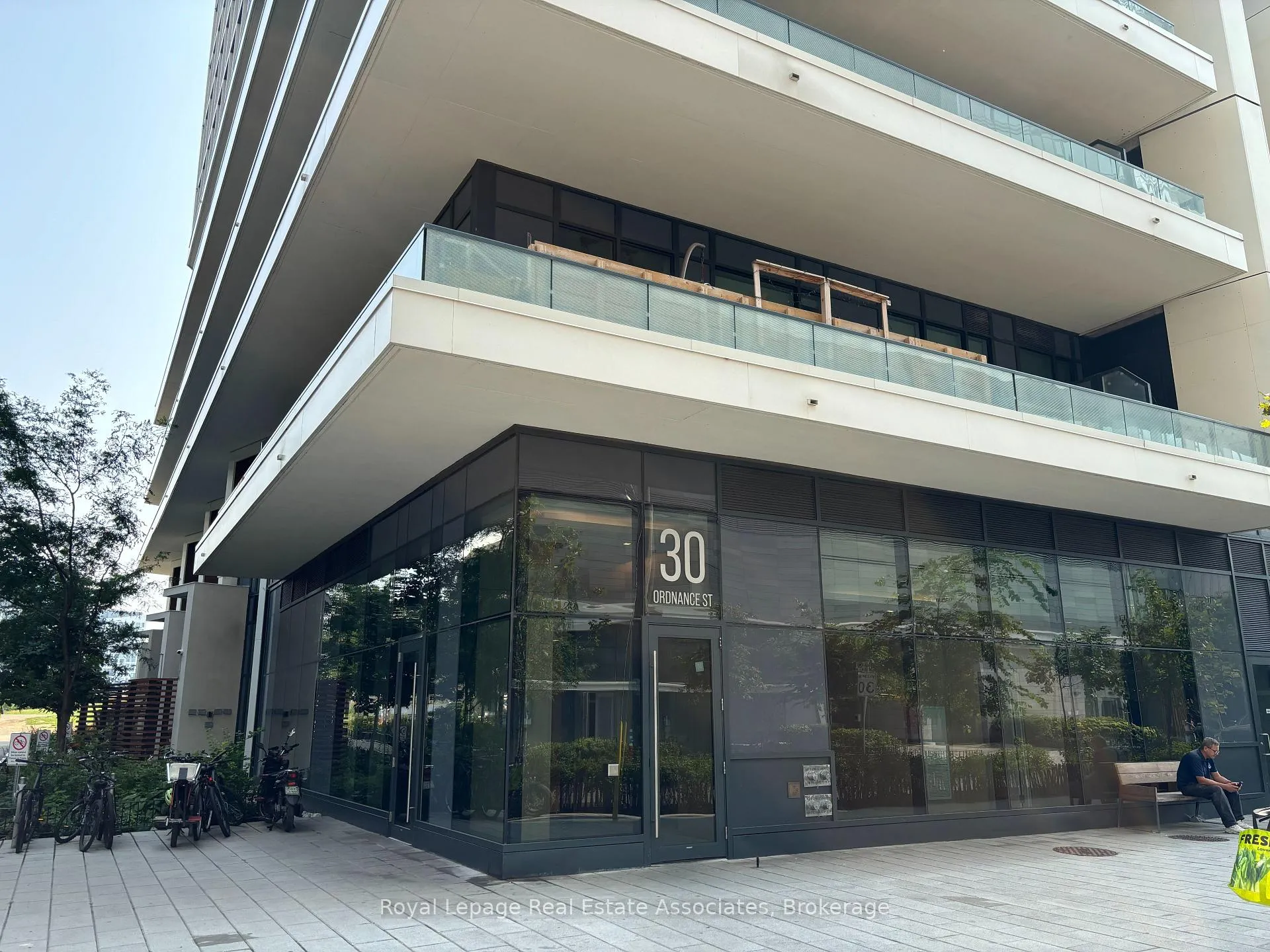 Photo 2 of Unit 1103, 30 Ordnance Street, Toronto, Niagara — HOMEH