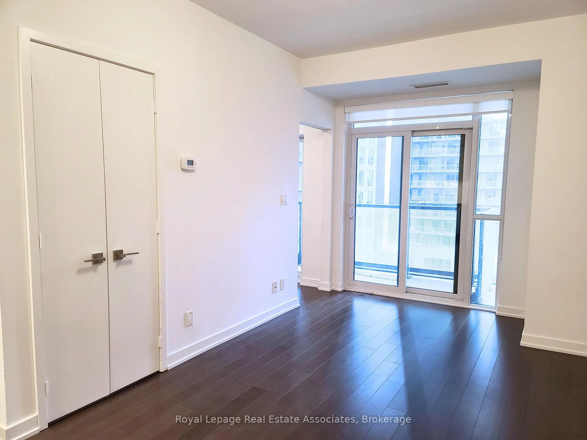 Photo 8 of Unit 1103, 30 Ordnance Street, Toronto, Niagara — HOMEH