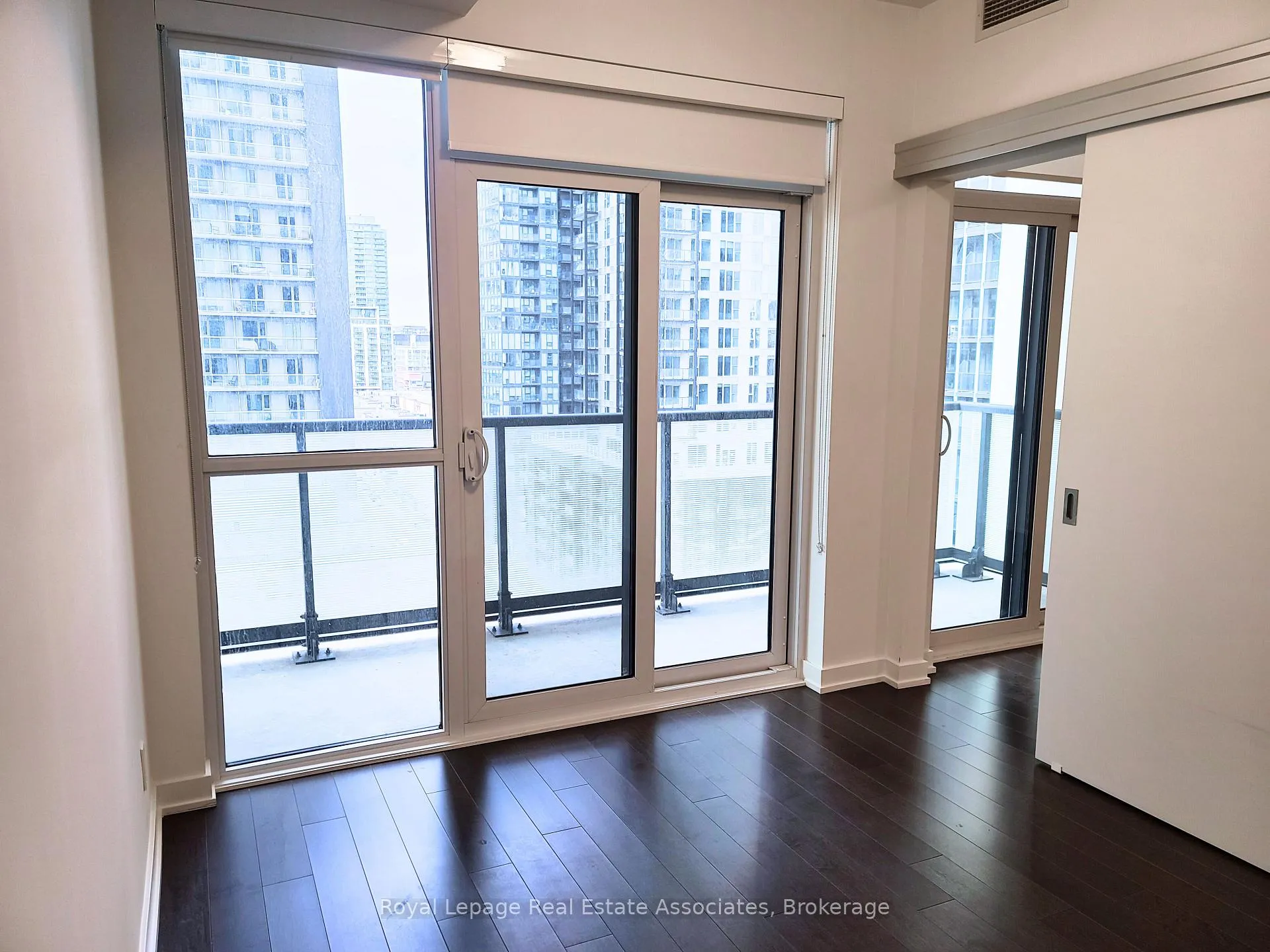 Photo 14 of Unit 1103, 30 Ordnance Street, Toronto, Niagara — HOMEH
