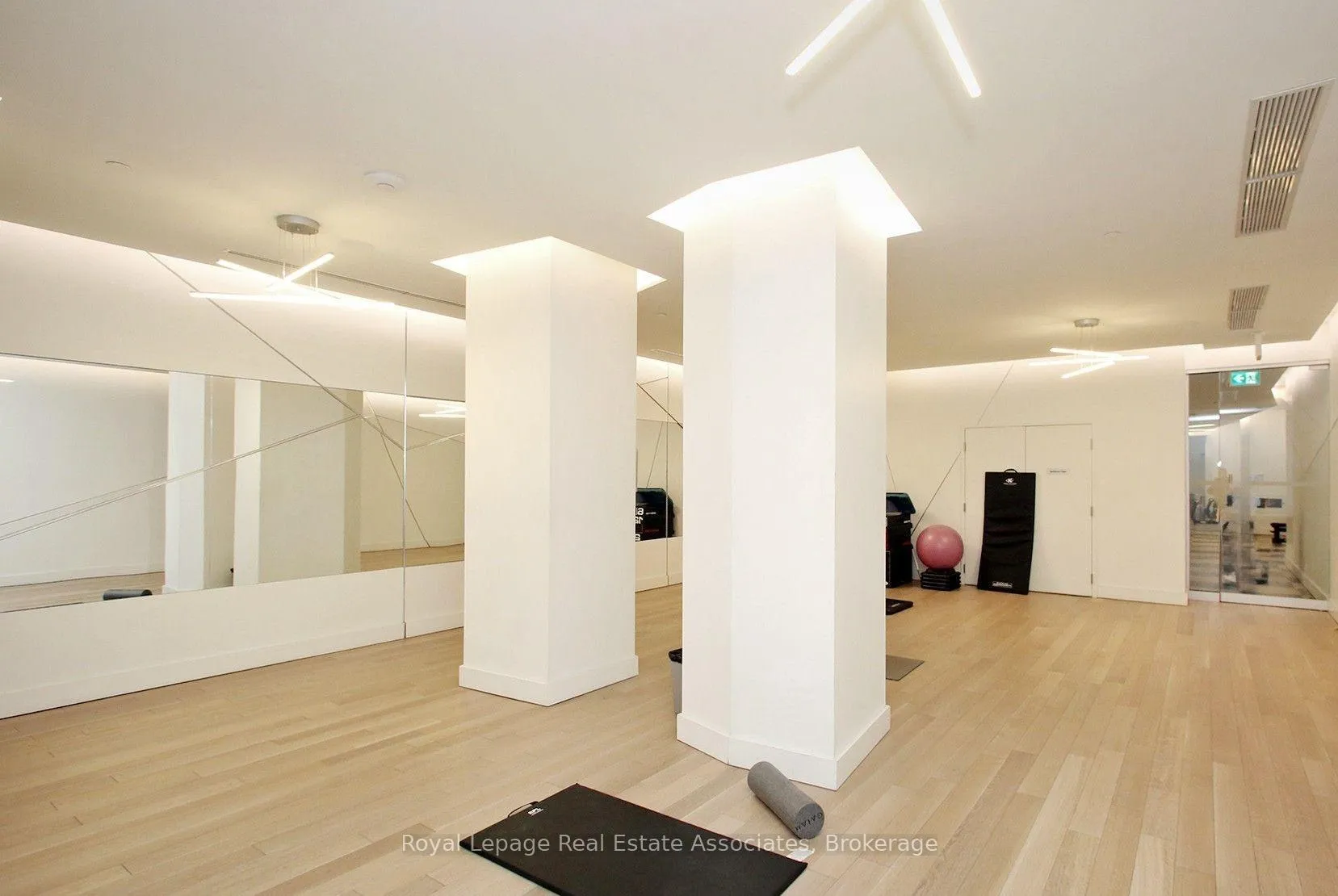 Photo 20 of Unit 1103, 30 Ordnance Street, Toronto, Niagara — HOMEH