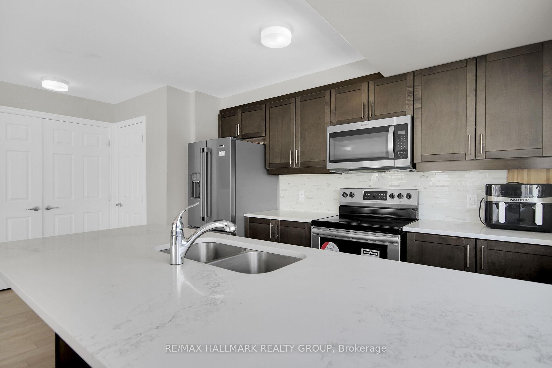 Photo 16 of Unit 71, 199 Anthracite Point, Ottawa, Barrhaven - Heritage Park — HOMEH