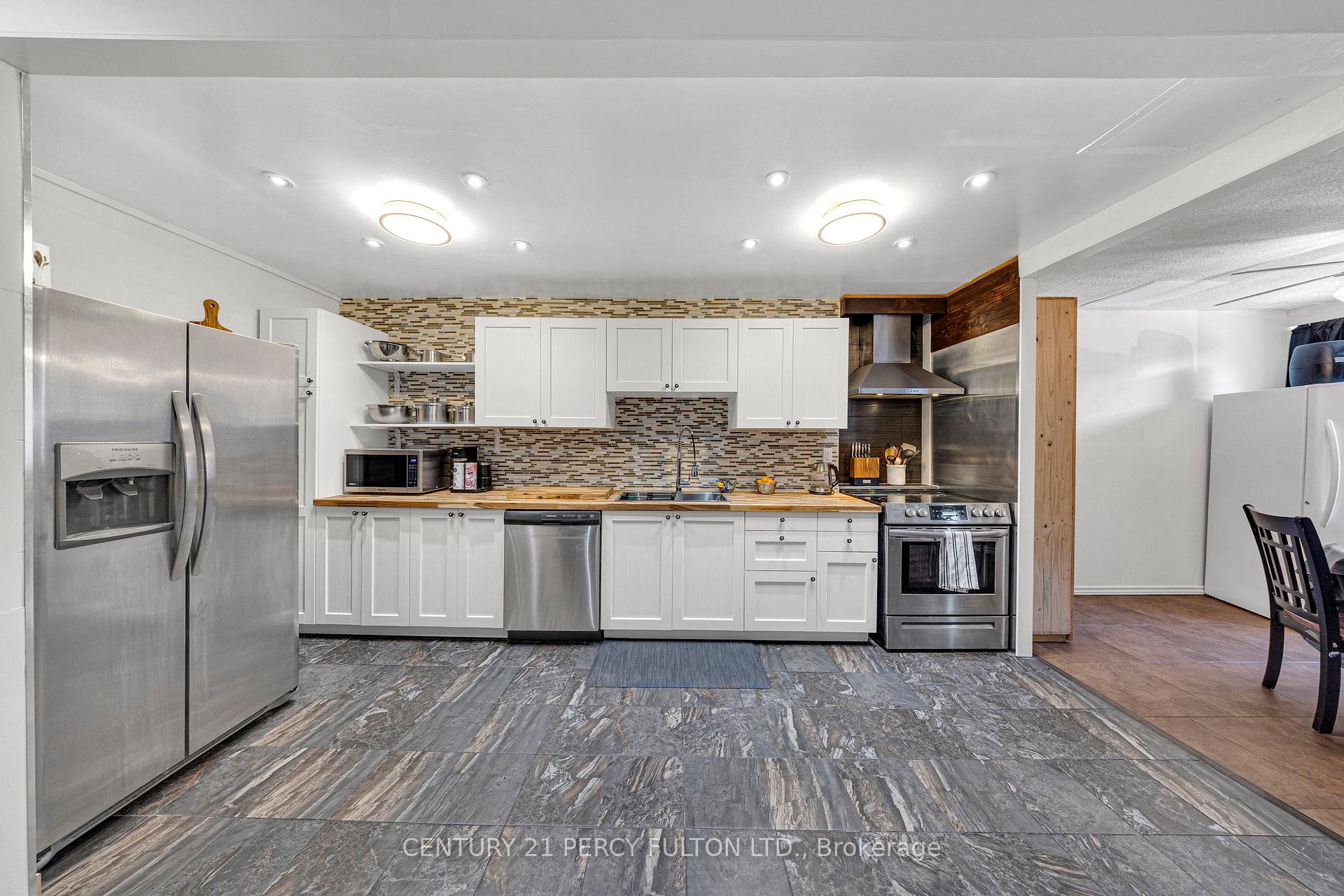 Photo 7 of Unit 204, 4062 Lawrence Avenue E, Scarborough, West Hill — HOMEH