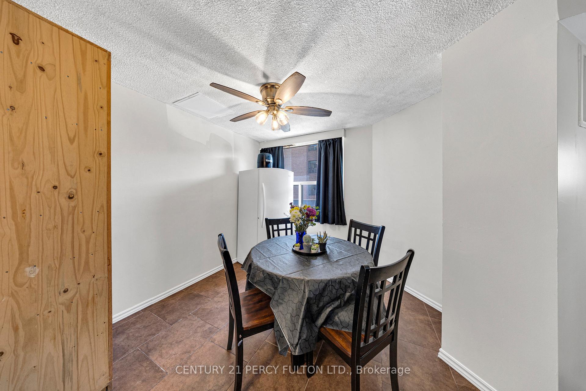 Photo 8 of Unit 204, 4062 Lawrence Avenue E, Scarborough, West Hill — HOMEH