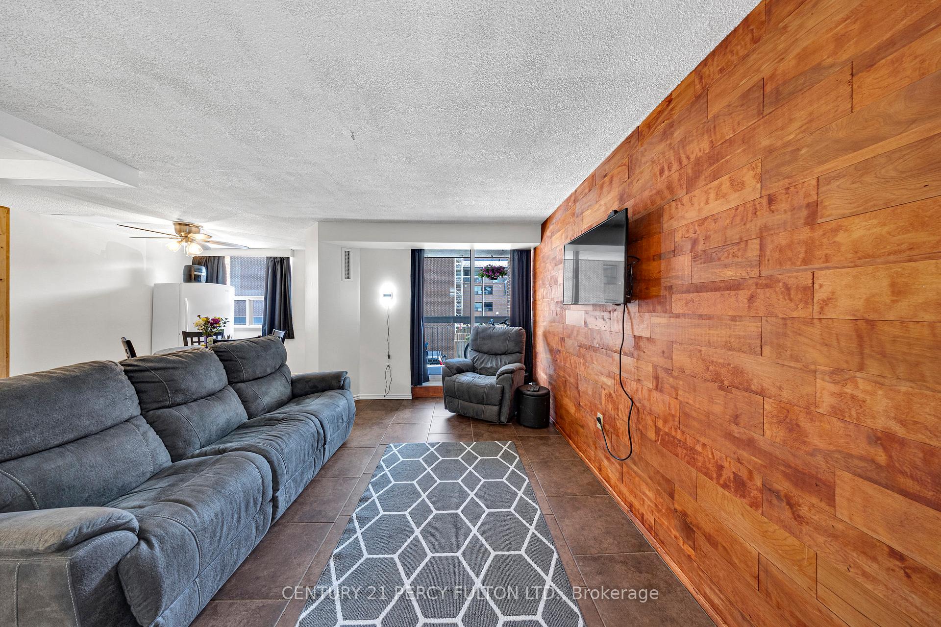 Photo 13 of Unit 204, 4062 Lawrence Avenue E, Scarborough, West Hill — HOMEH