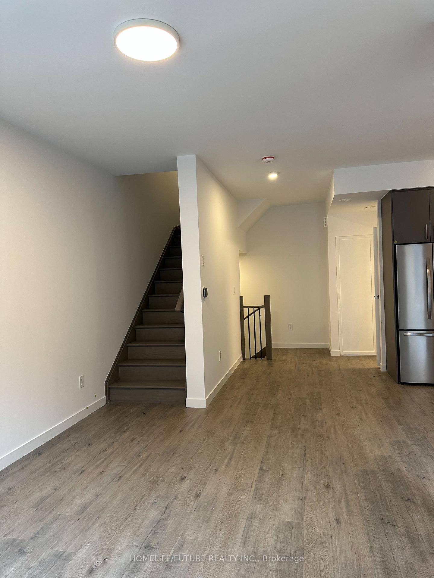 Photo 8 of Unit 22, 117 Marydale Avenue, Markham, Middlefield — HOMEH