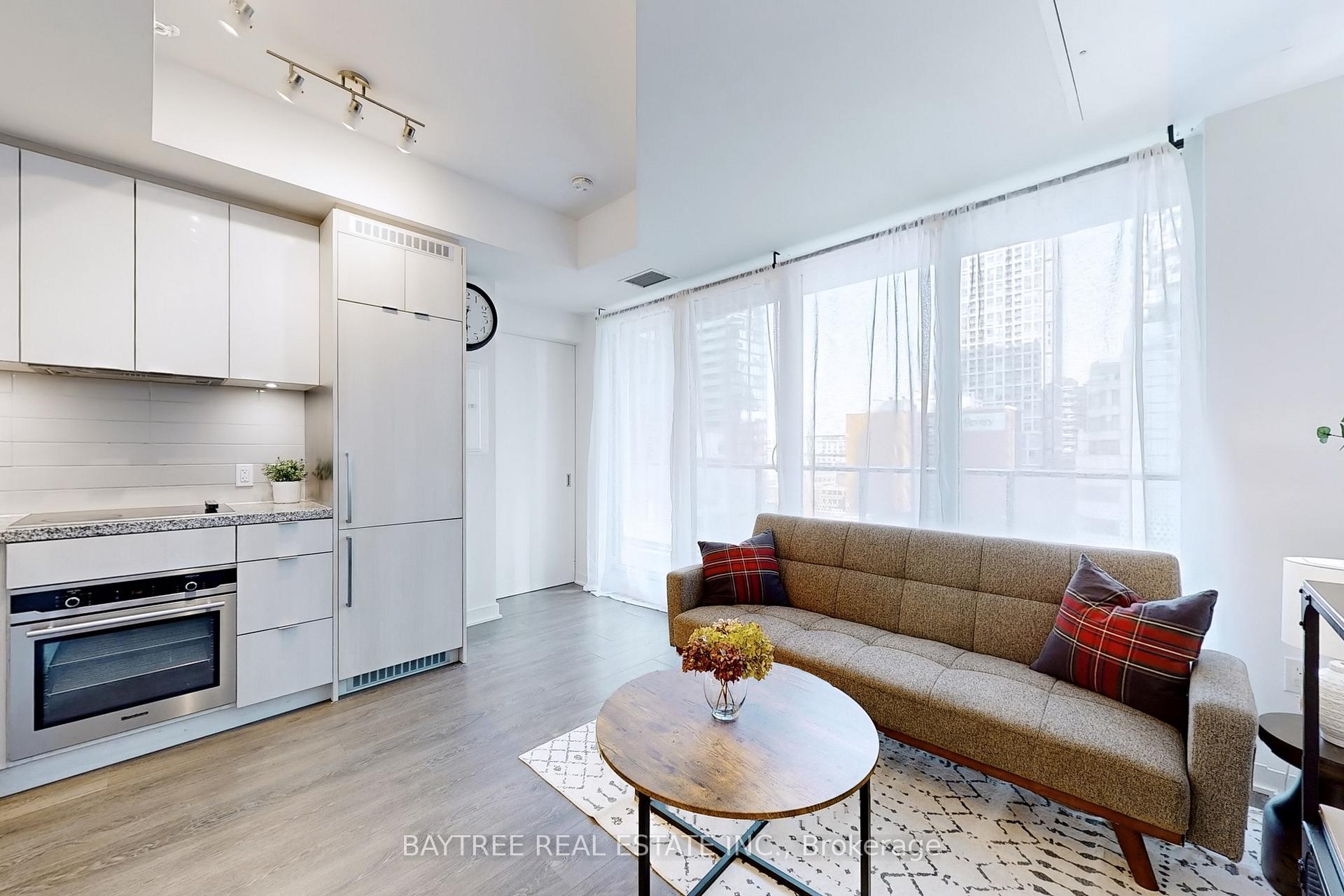 Photo 6 of Unit 1509, 115 Blue Jays Way, Toronto, Waterfront Communities — HOMEH