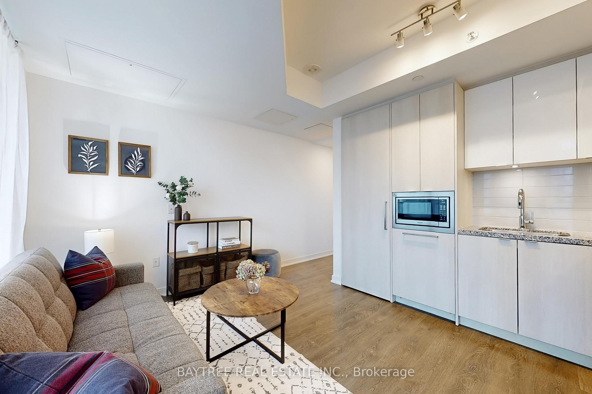 Photo 8 of Unit 1509, 115 Blue Jays Way, Toronto, Waterfront Communities — HOMEH