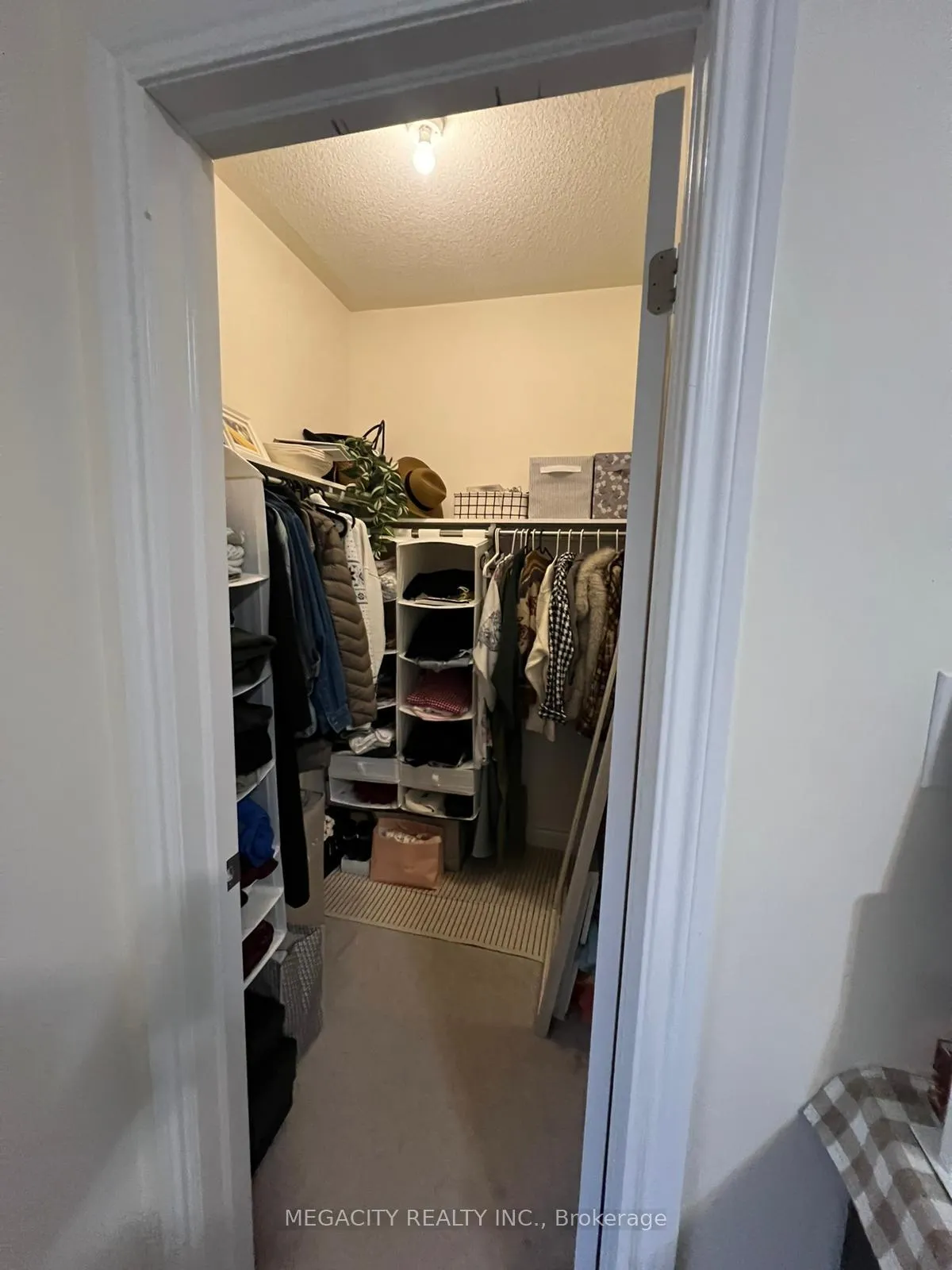 Photo 12 of Unit upper portion, 47 Elysian Fields Circle, Brampton, Bram West — HOMEH