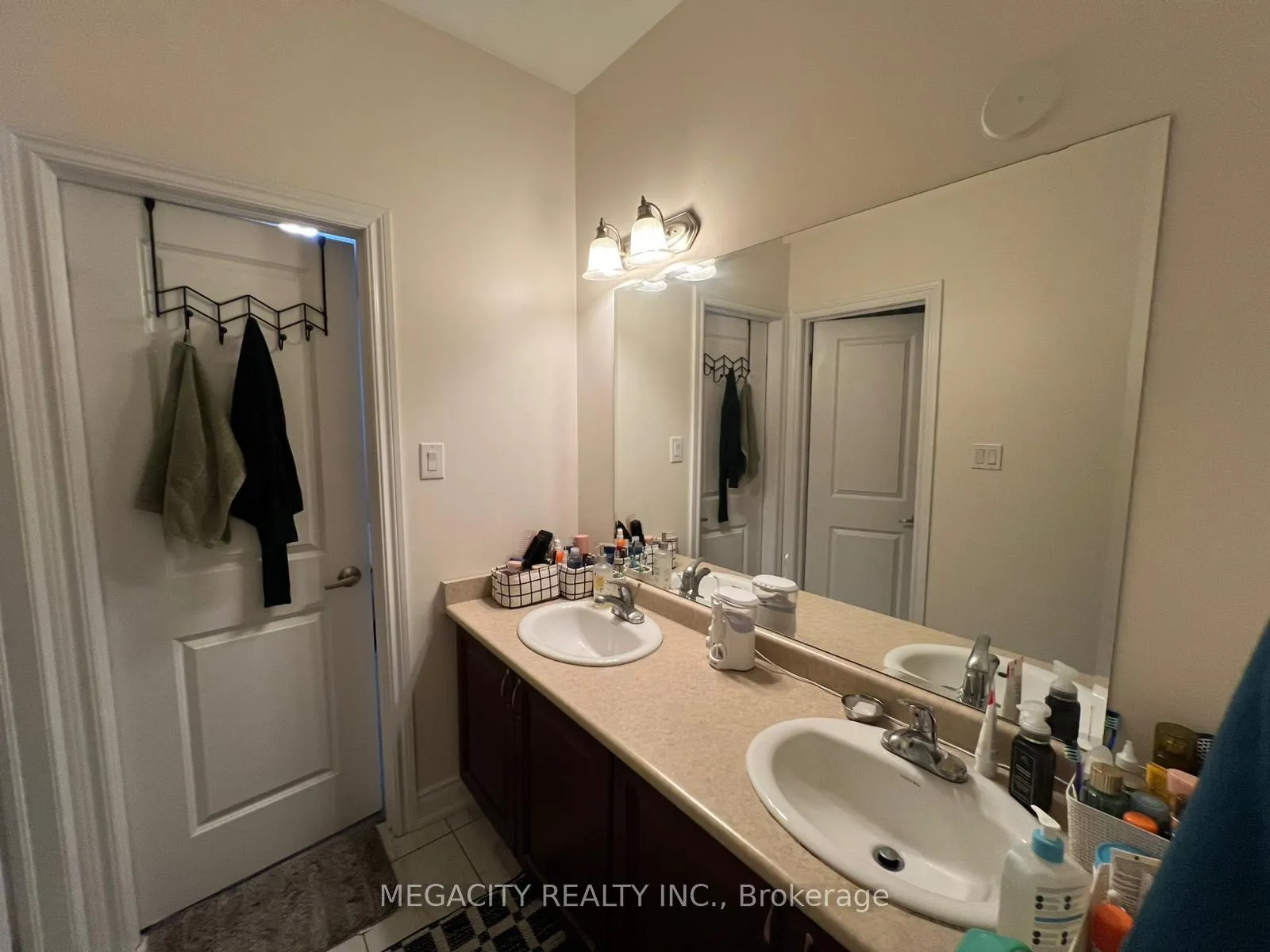 Photo 13 of Unit upper portion, 47 Elysian Fields Circle, Brampton, Bram West — HOMEH