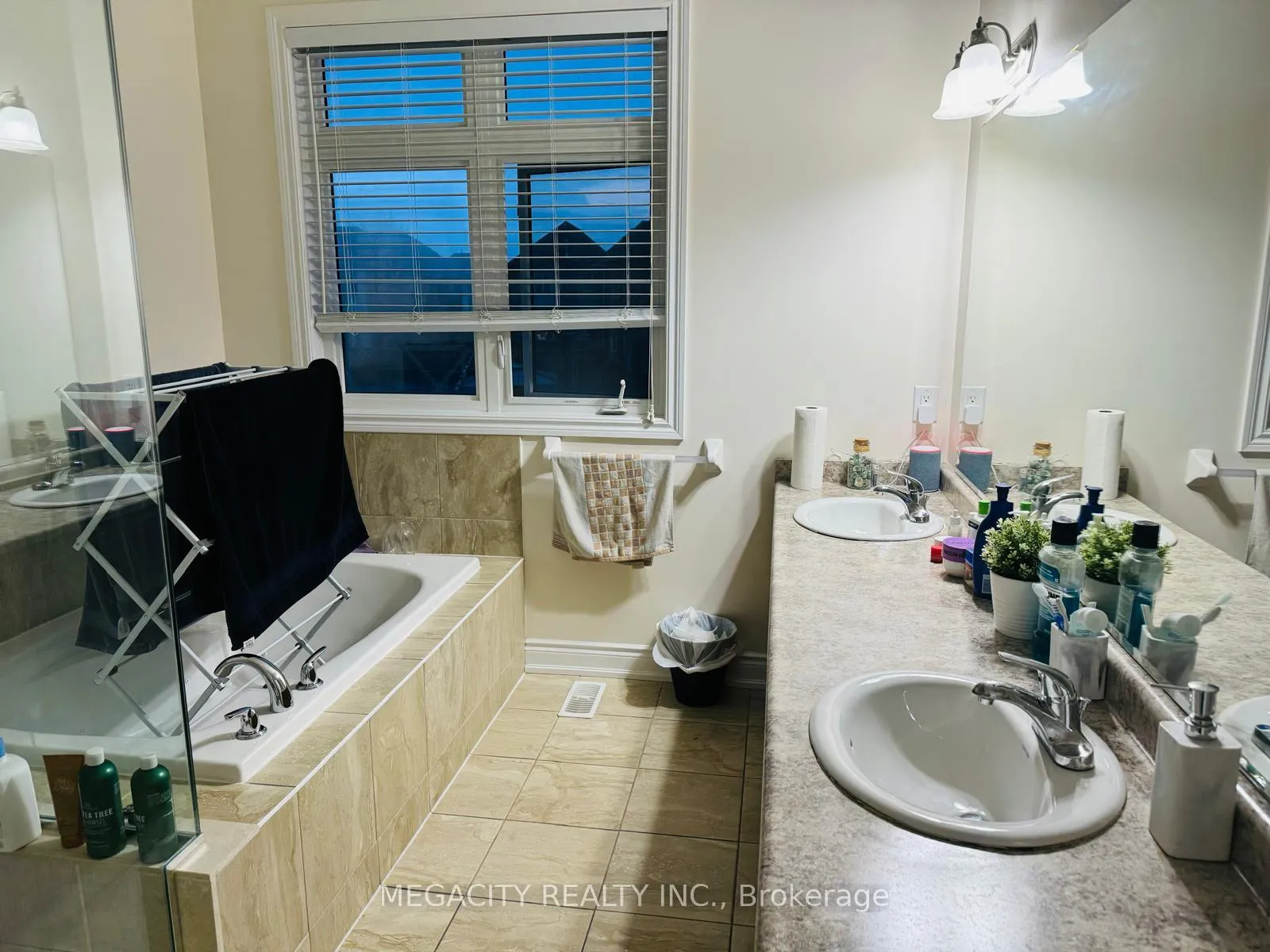 Photo 16 of Unit upper portion, 47 Elysian Fields Circle, Brampton, Bram West — HOMEH