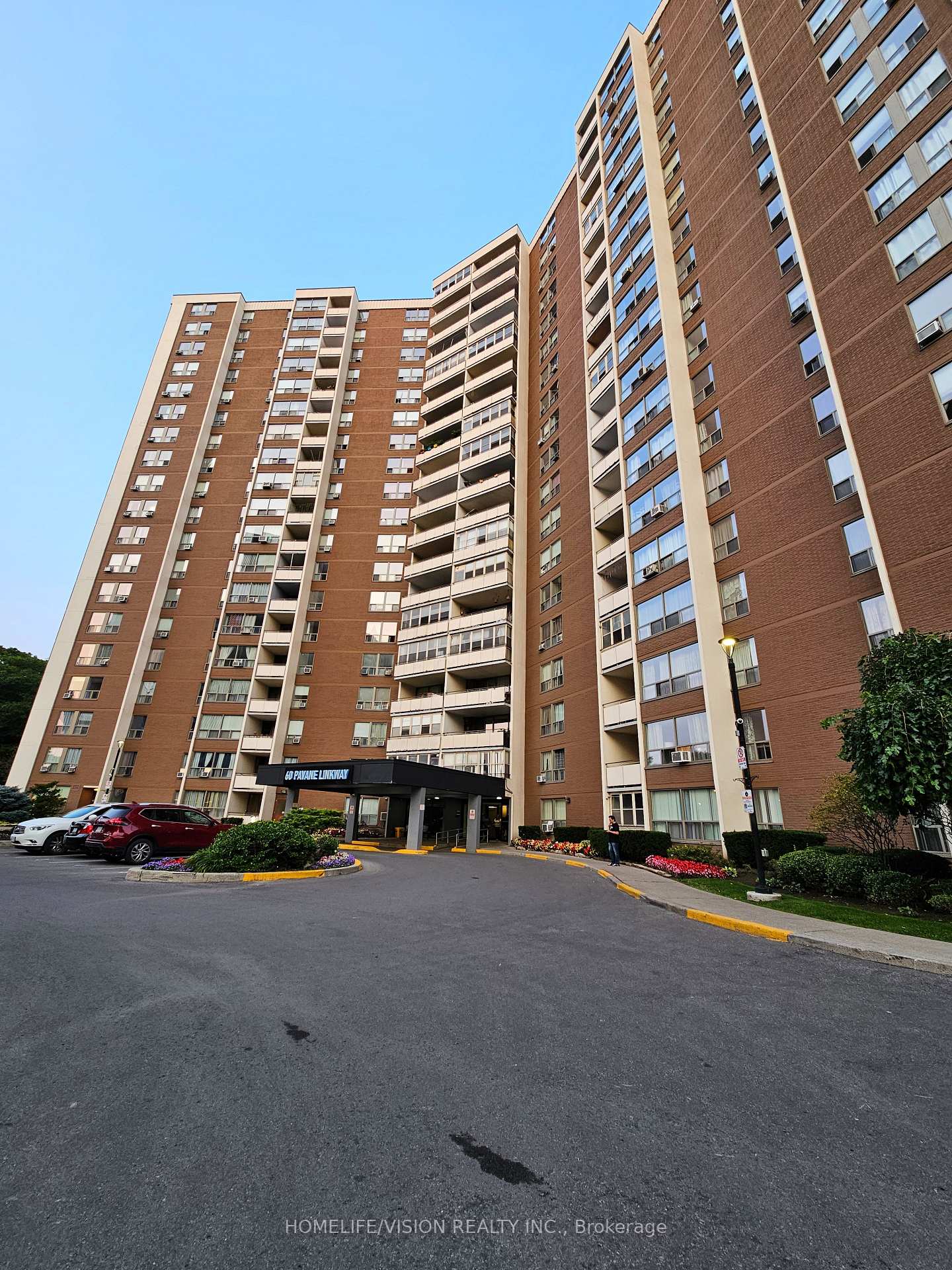 Photo 1 of Unit R1-1, 60 Pavane Linkway, Toronto, Flemingdon Park — HOMEH