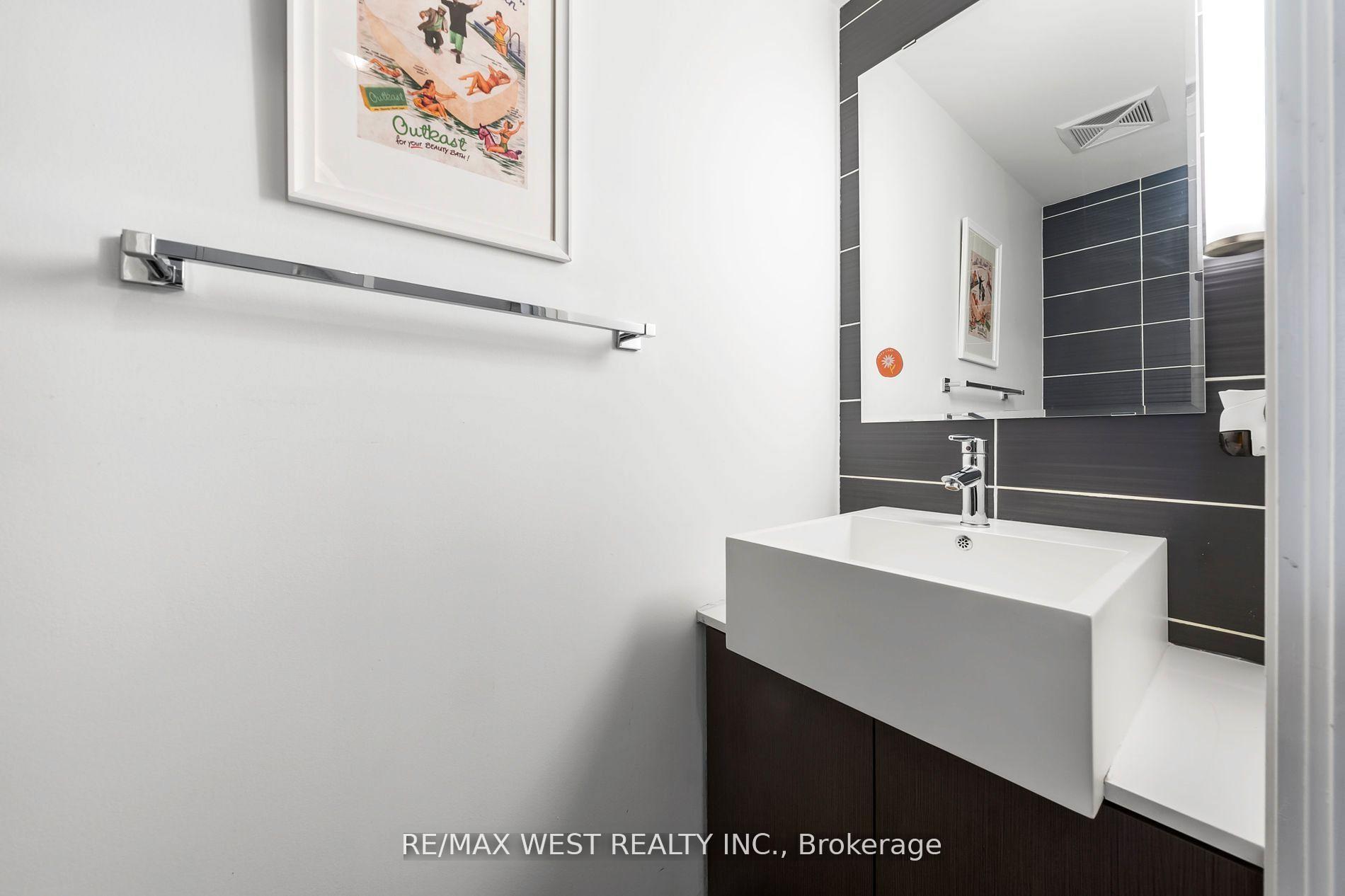 Photo 21 of Unit 429, 5 Hanna Avenue, Toronto, Niagara — HOMEH