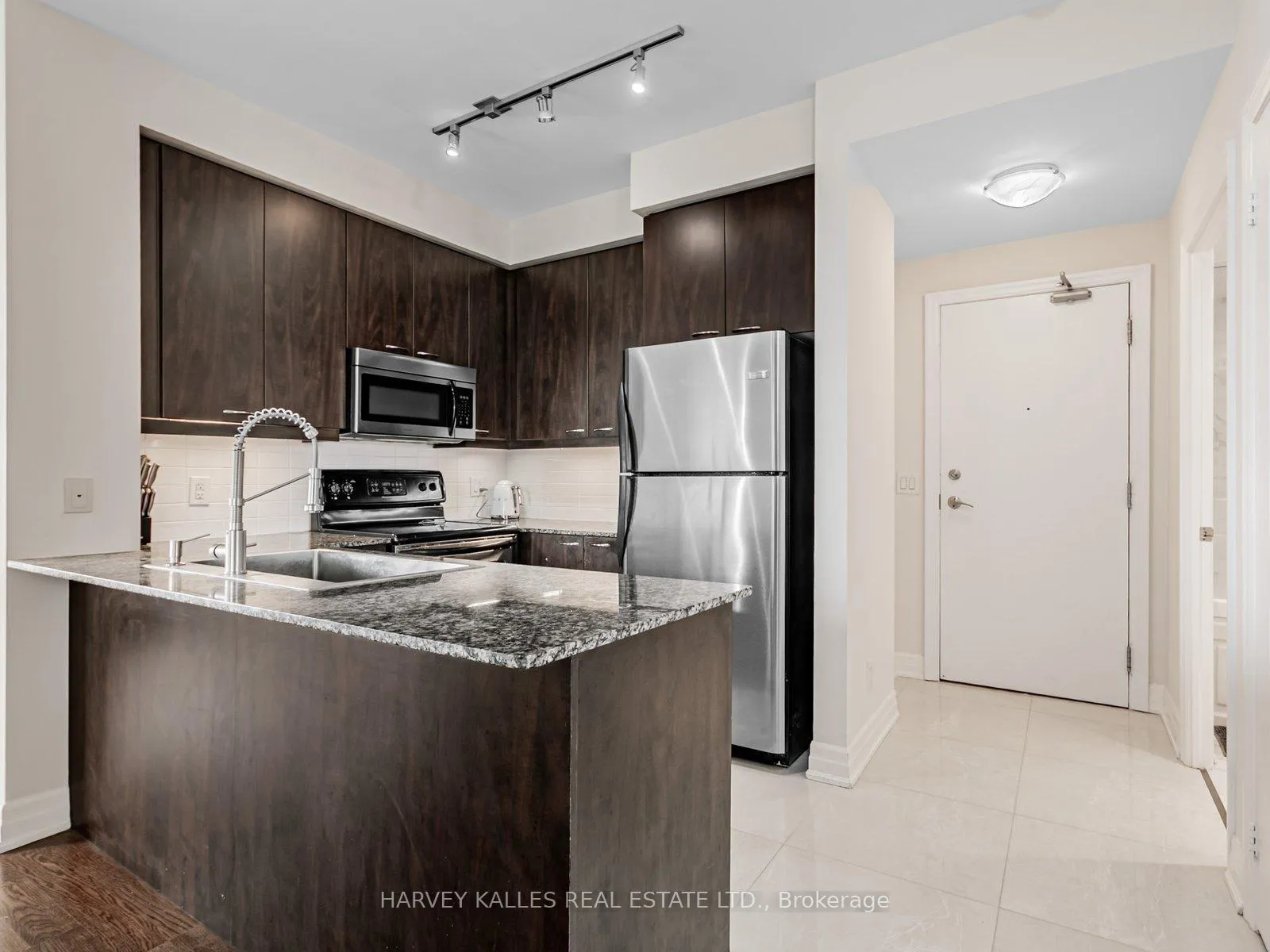 Photo 4 of Unit 1001, 500 St Clair Avenue W, Toronto, Forest Hill South — HOMEH