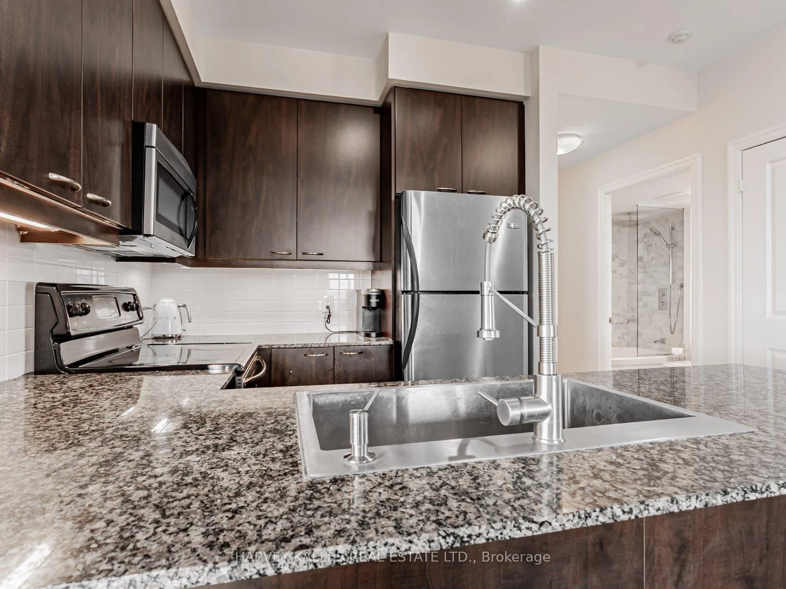 Photo 7 of Unit 1001, 500 St Clair Avenue W, Toronto, Forest Hill South — HOMEH