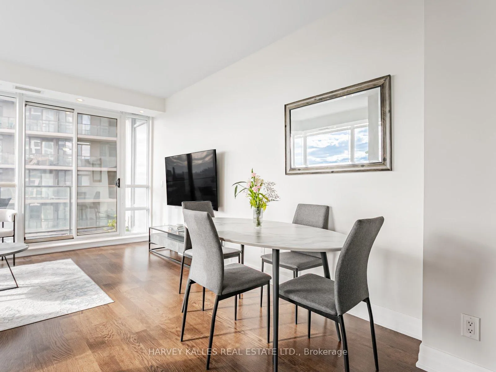 Photo 10 of Unit 1001, 500 St Clair Avenue W, Toronto, Forest Hill South — HOMEH