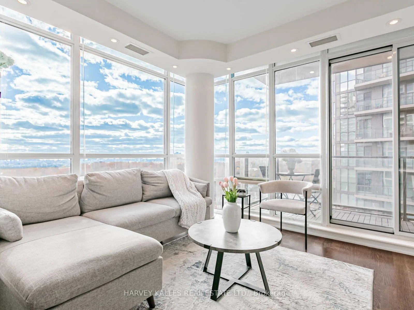 Photo 12 of Unit 1001, 500 St Clair Avenue W, Toronto, Forest Hill South — HOMEH