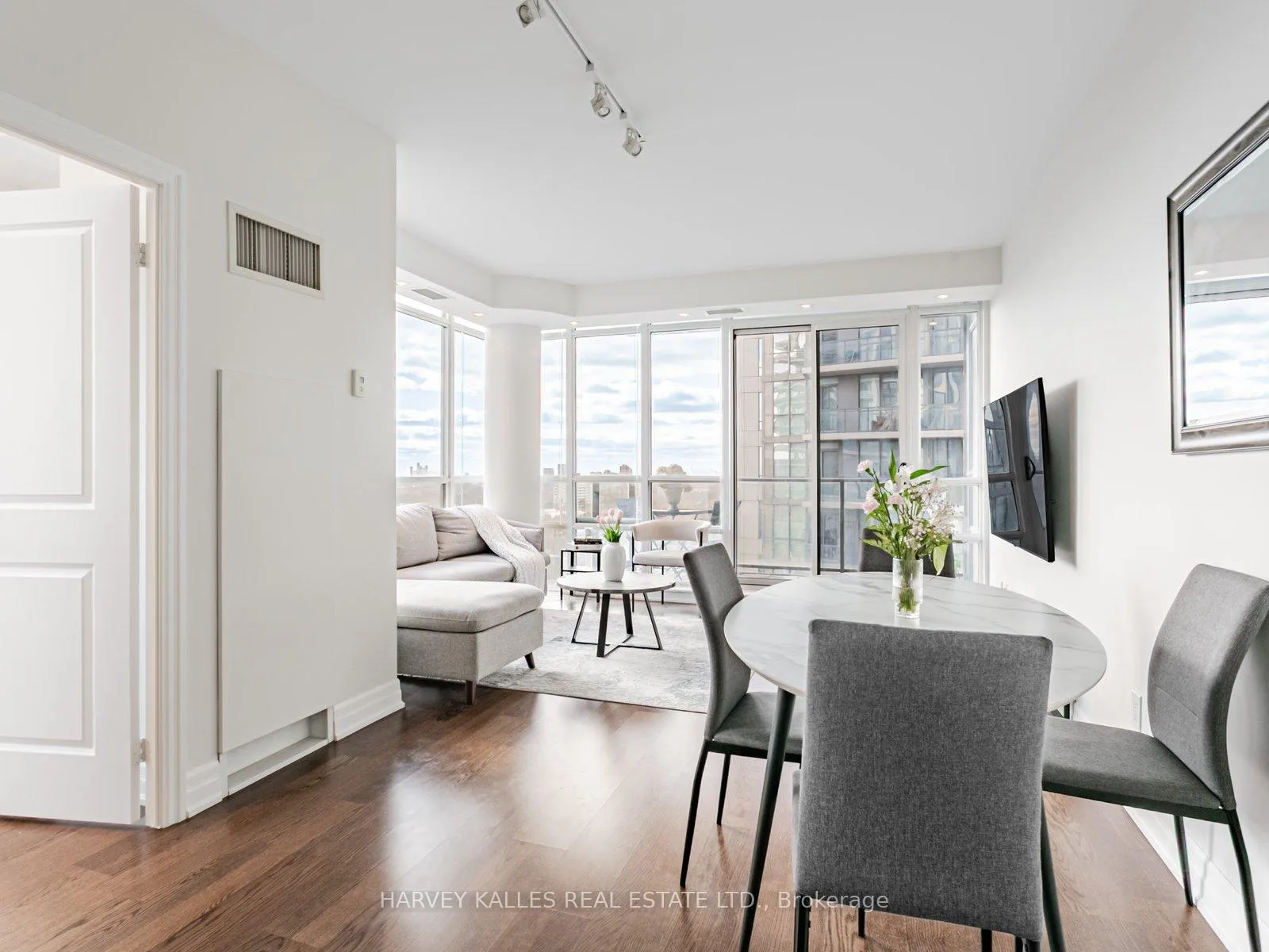 Photo 14 of Unit 1001, 500 St Clair Avenue W, Toronto, Forest Hill South — HOMEH