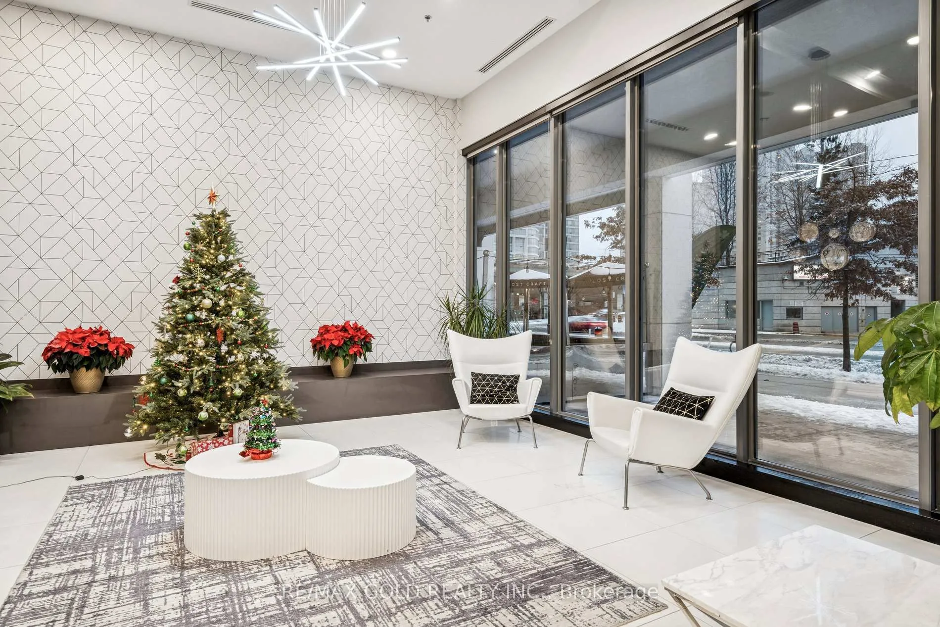 Photo 2 of Unit 1819, 25 Lower Simcoe Street, Toronto, Waterfront Communities — HOMEH