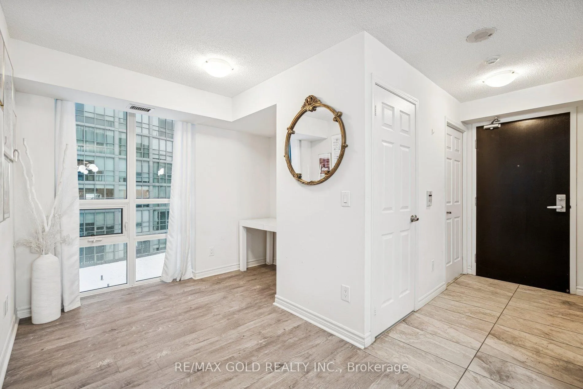 Photo 9 of Unit 1819, 25 Lower Simcoe Street, Toronto, Waterfront Communities — HOMEH