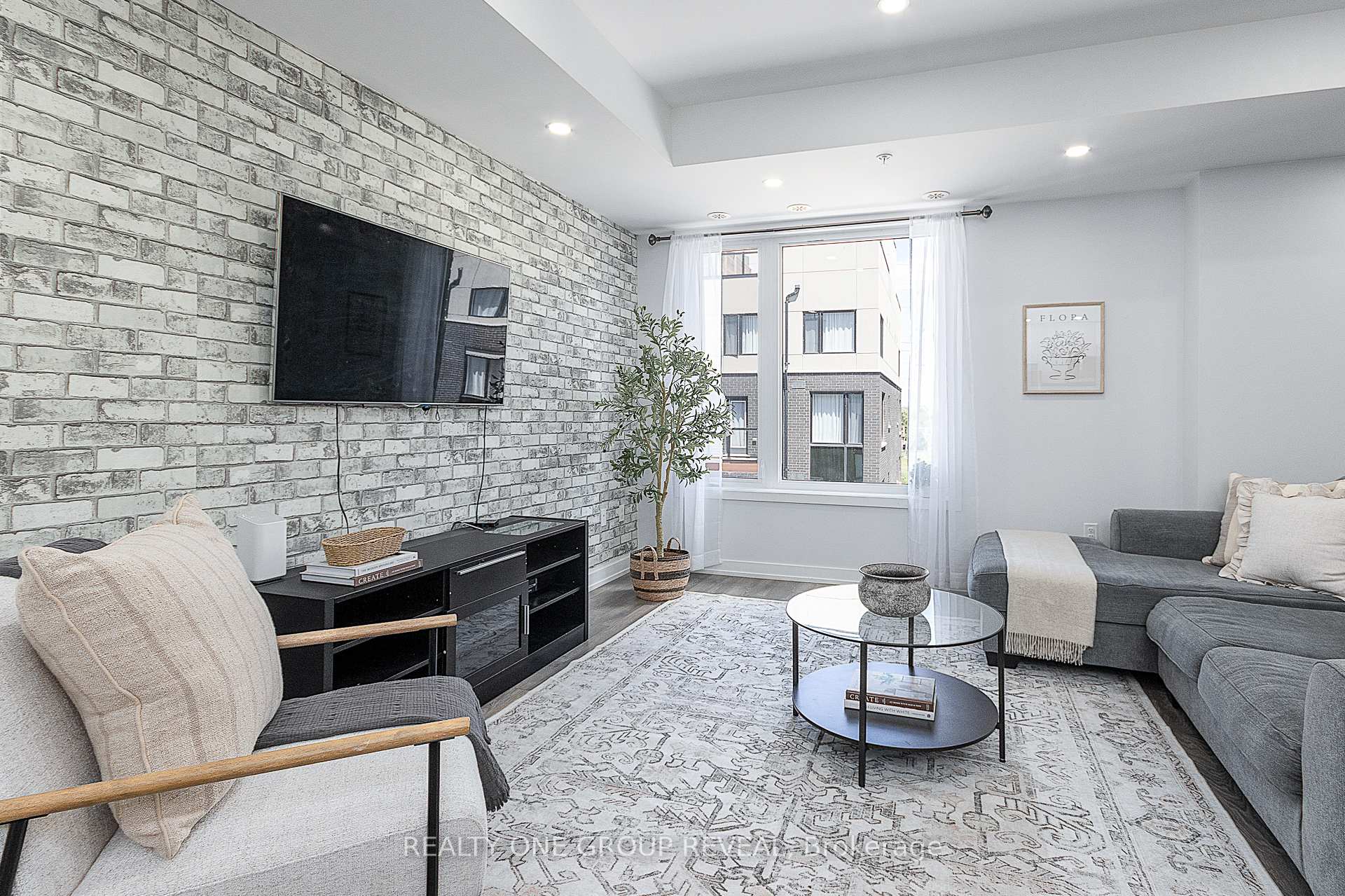 Photo 3 of Unit 118, 1555 Kingston Road, Pickering, Town Centre — HOMEH