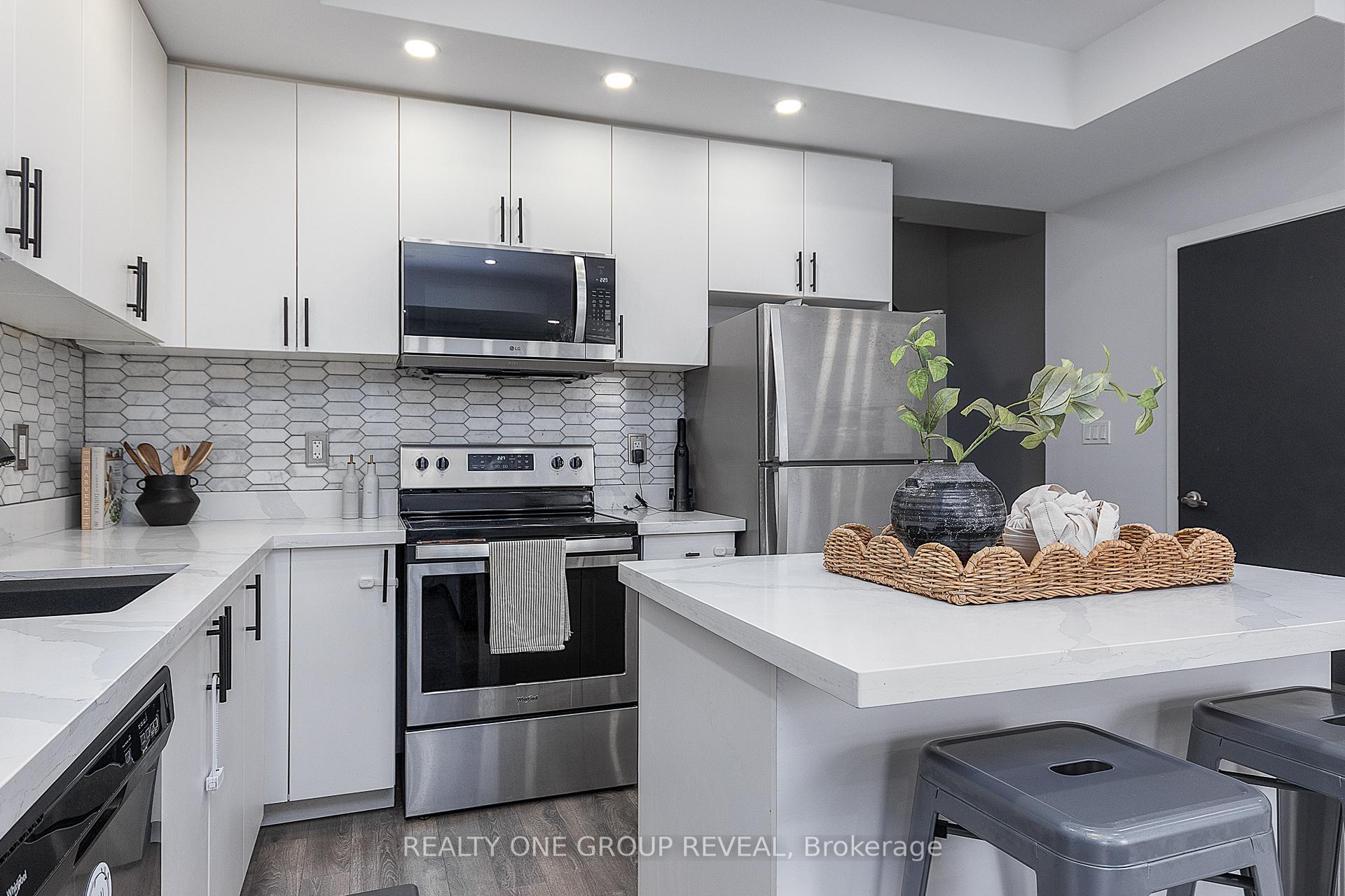 Photo 4 of Unit 118, 1555 Kingston Road, Pickering, Town Centre — HOMEH
