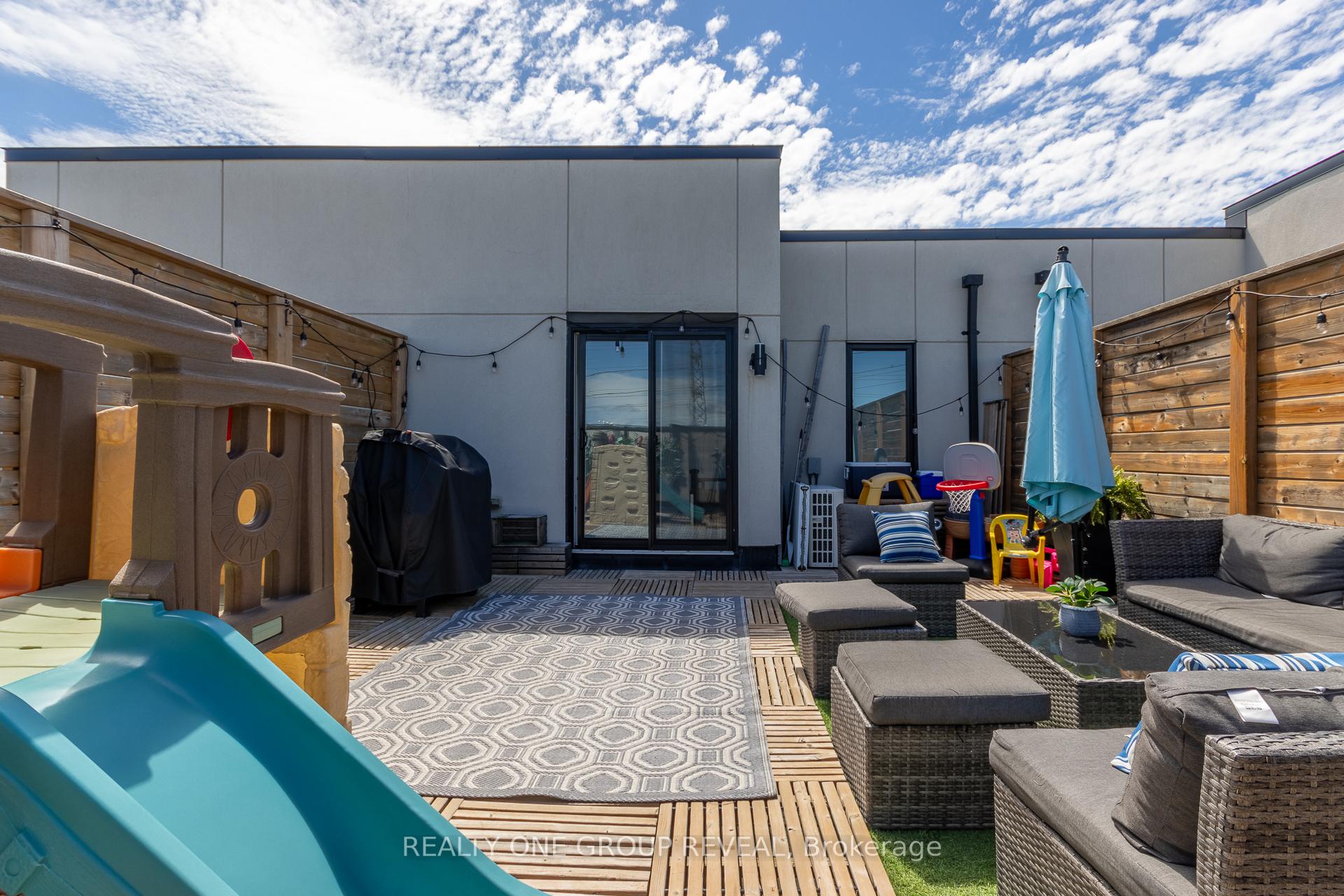 Photo 11 of Unit 118, 1555 Kingston Road, Pickering, Town Centre — HOMEH