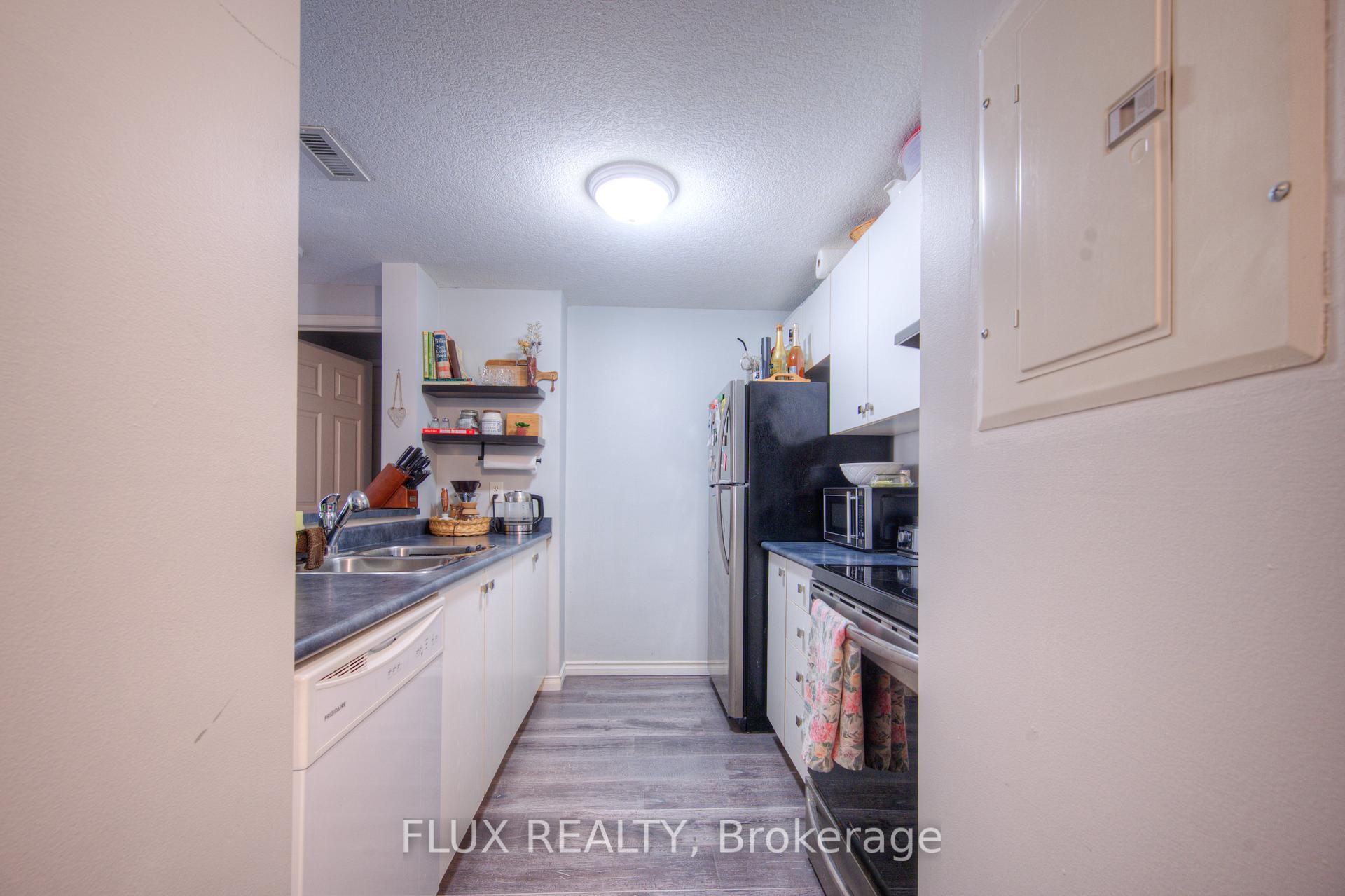 Photo 4 of Unit 10C, 45 Cedarhill Crescent, Kitchener — HOMEH