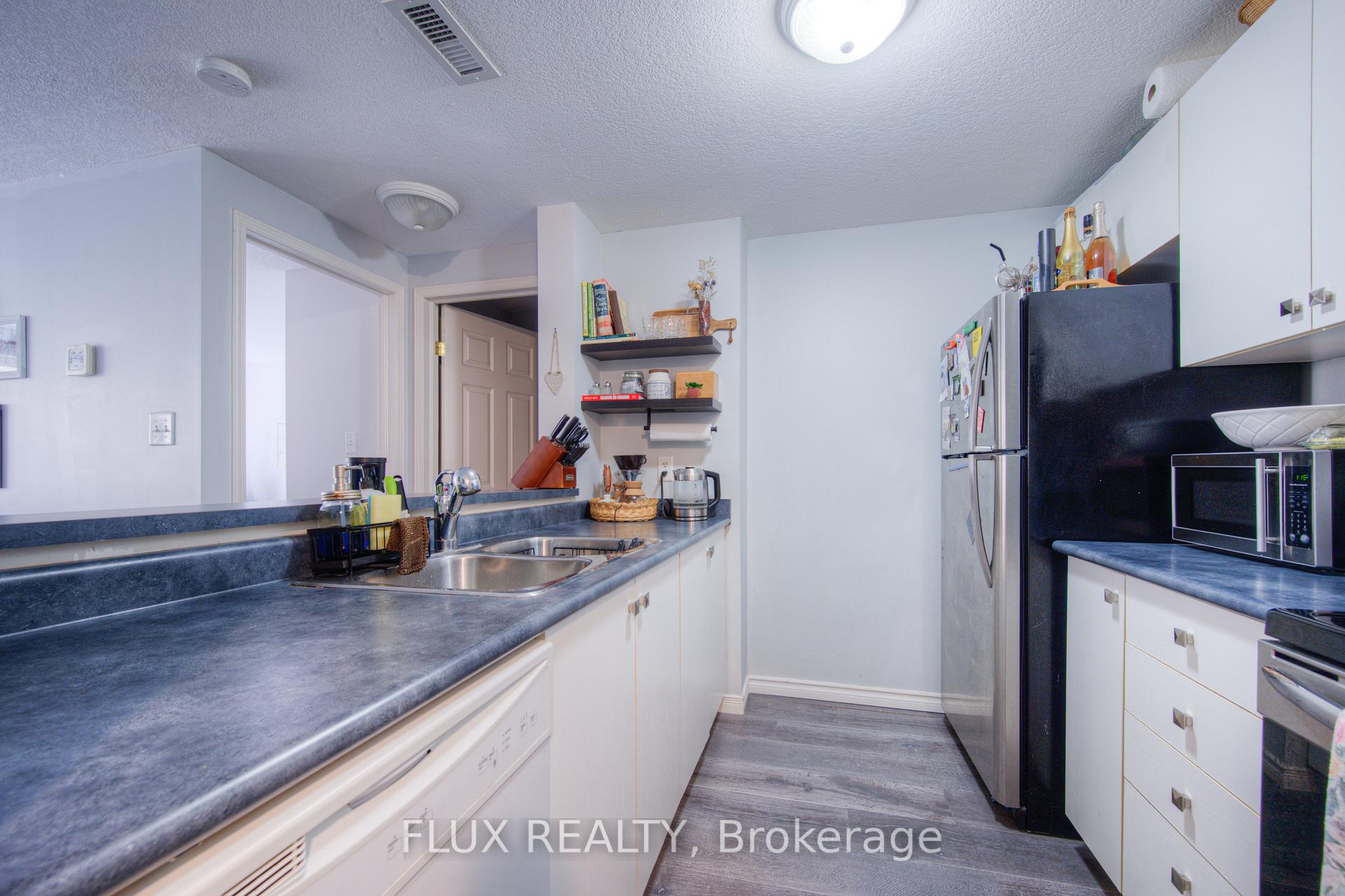 Photo 5 of Unit 10C, 45 Cedarhill Crescent, Kitchener — HOMEH